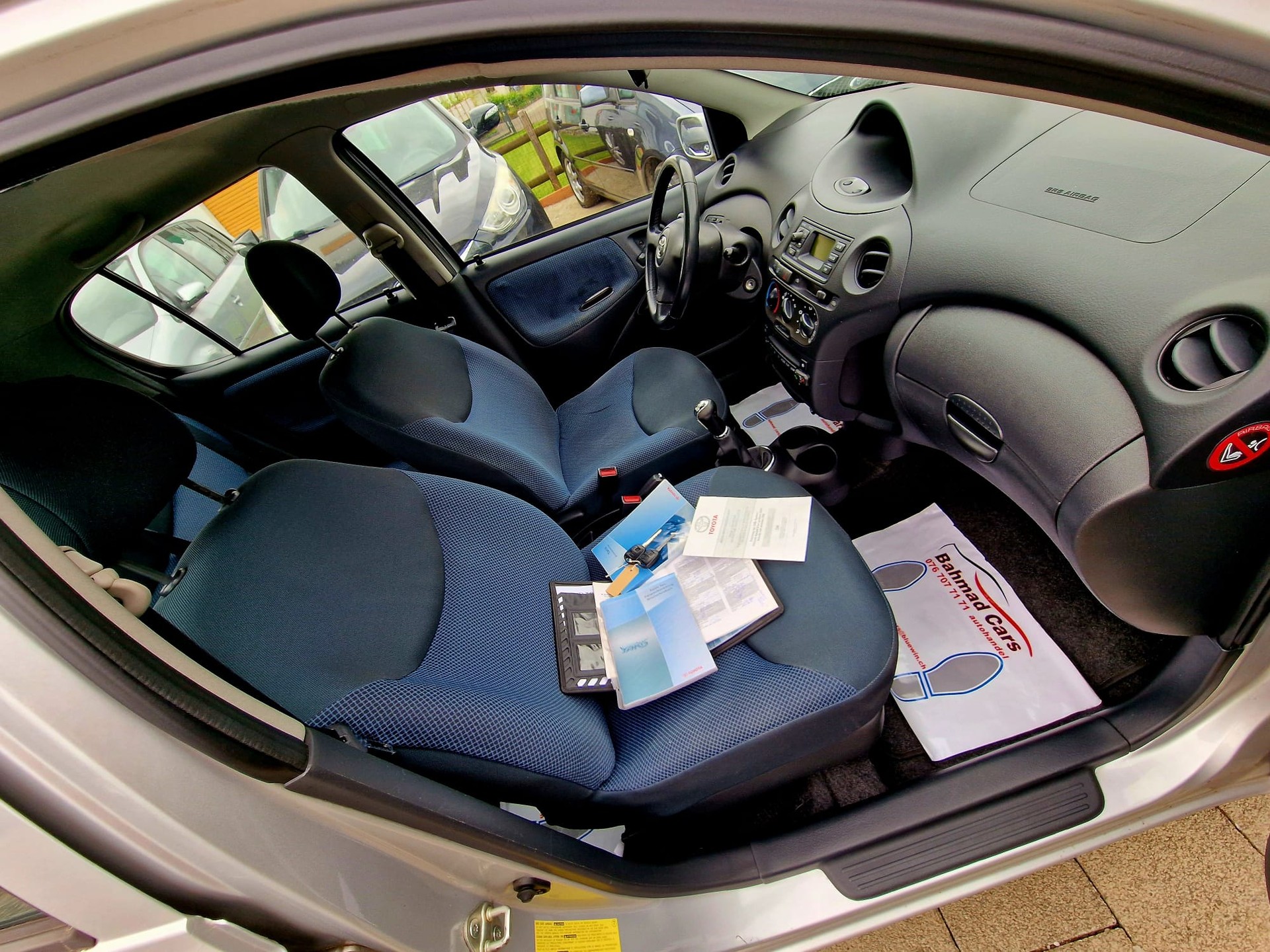 TOYOTA Yaris 1.3 Linea Sol-image-10