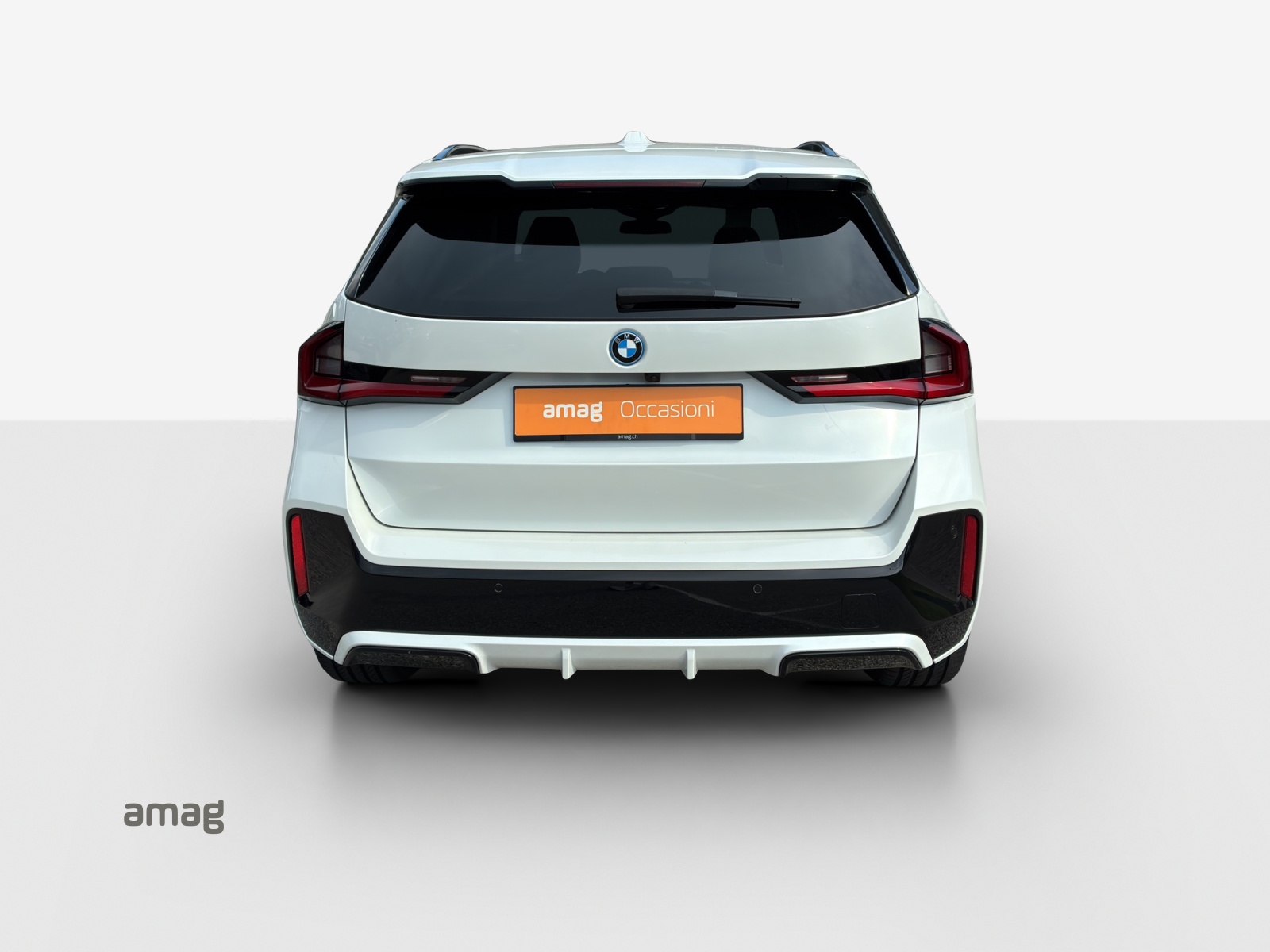 BMW X1 xDrive 30e M Sport-showroom-element-3