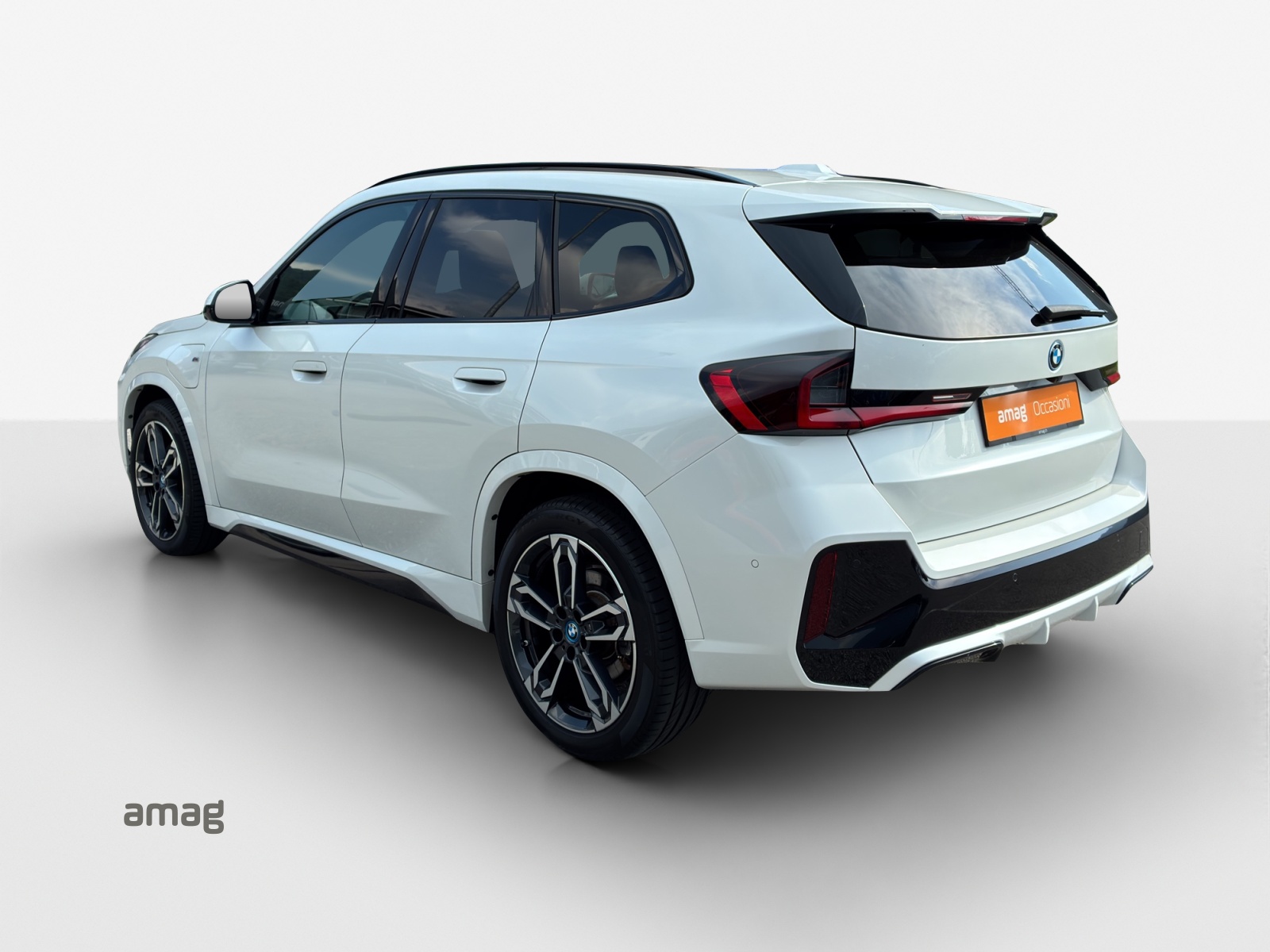 BMW X1 xDrive 30e M Sport-showroom-element-2
