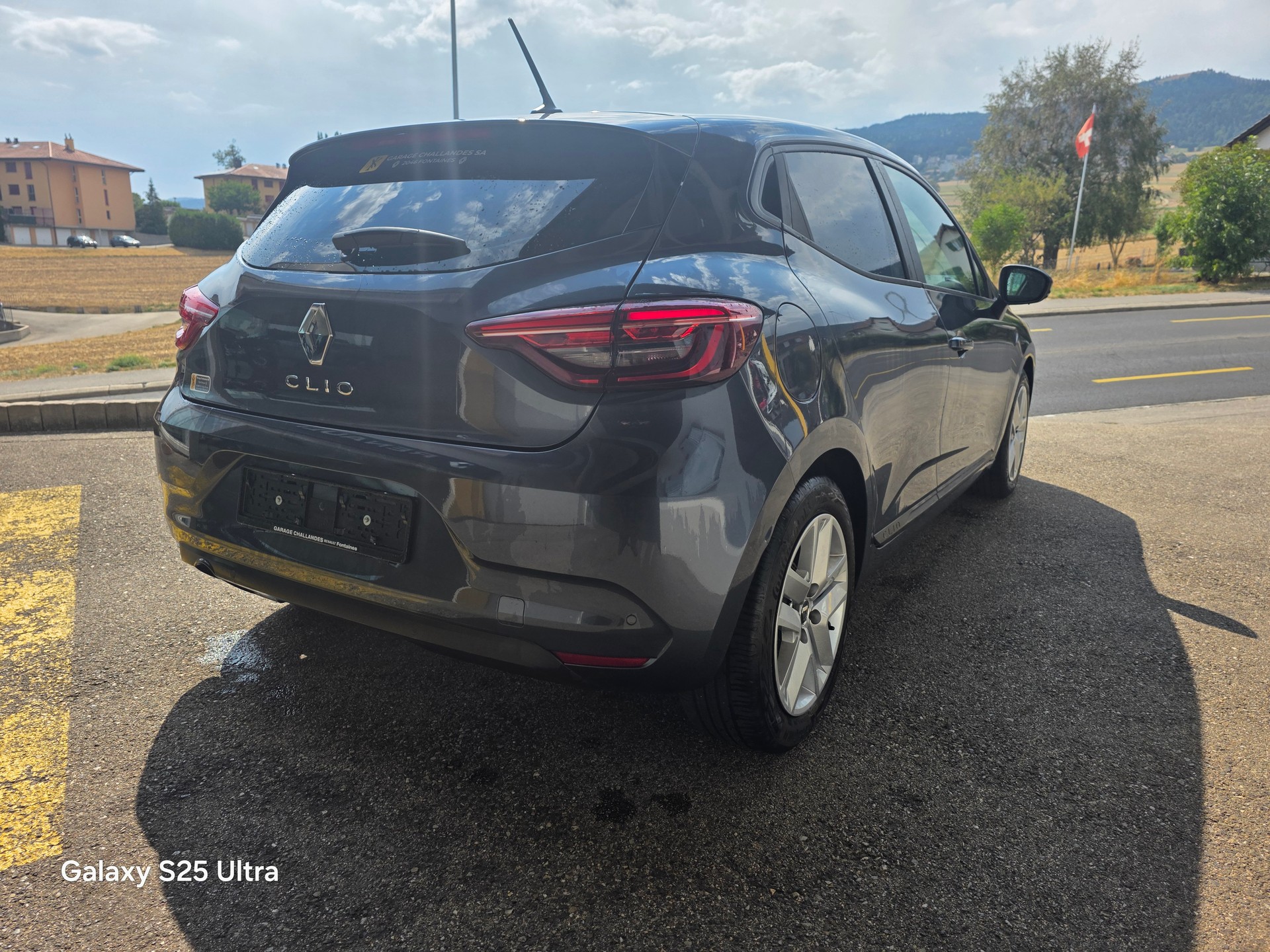 RENAULT Clio 1.0 Zen-image-4