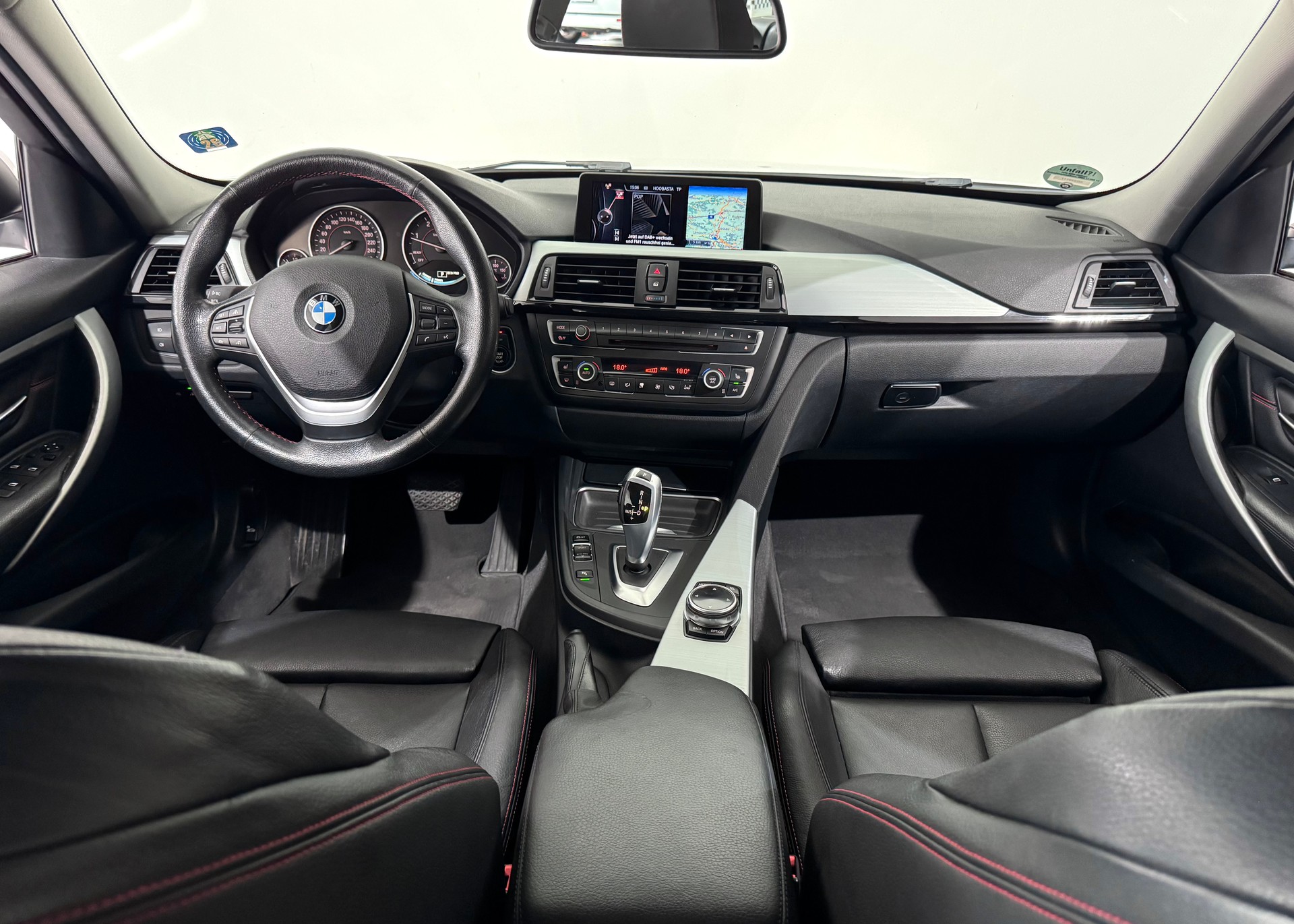 BMW 320d Efficient Dyn. Touring Luxury Line Steptronic-image-8