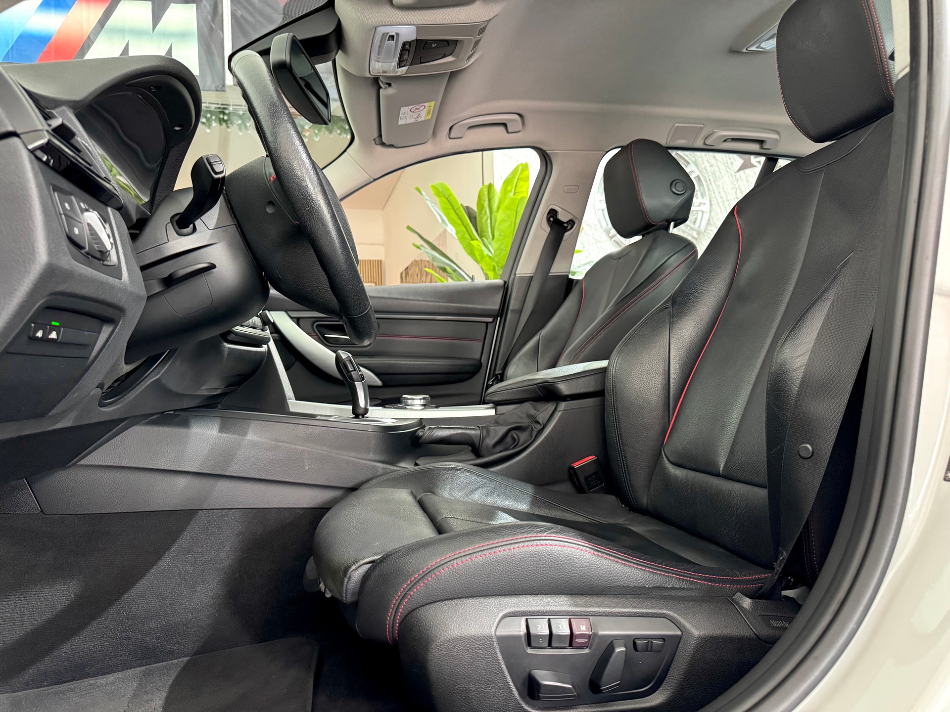 BMW 320d Efficient Dyn. Touring Luxury Line Steptronic-image-5
