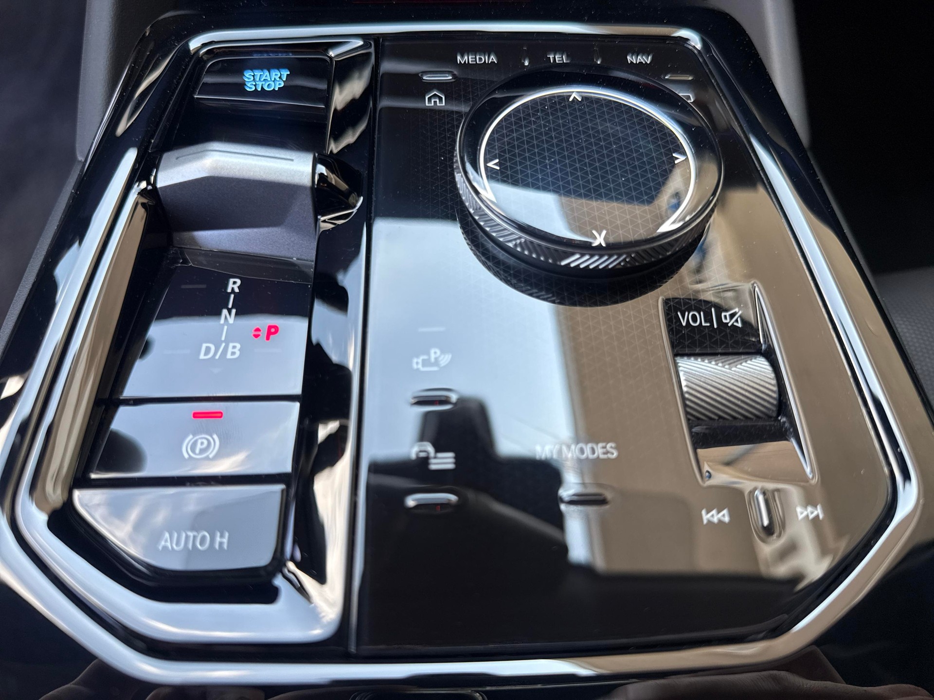 BMW i5 M60 xDrive M Sport Pro-image-10