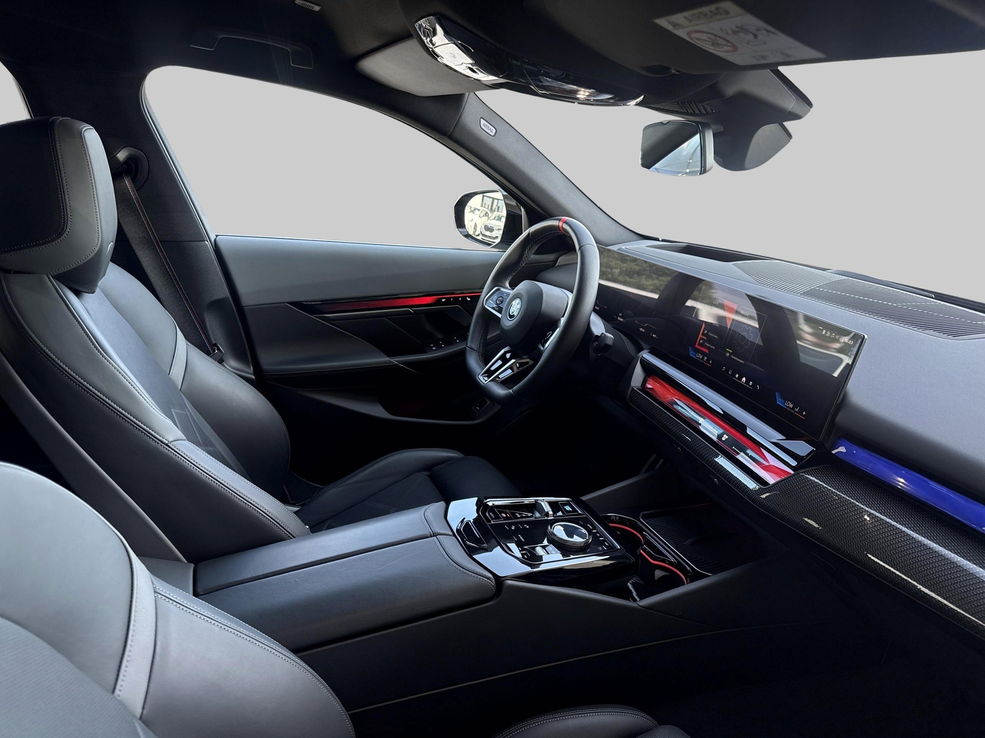 BMW i5 M60 xDrive M Sport Pro-image-8