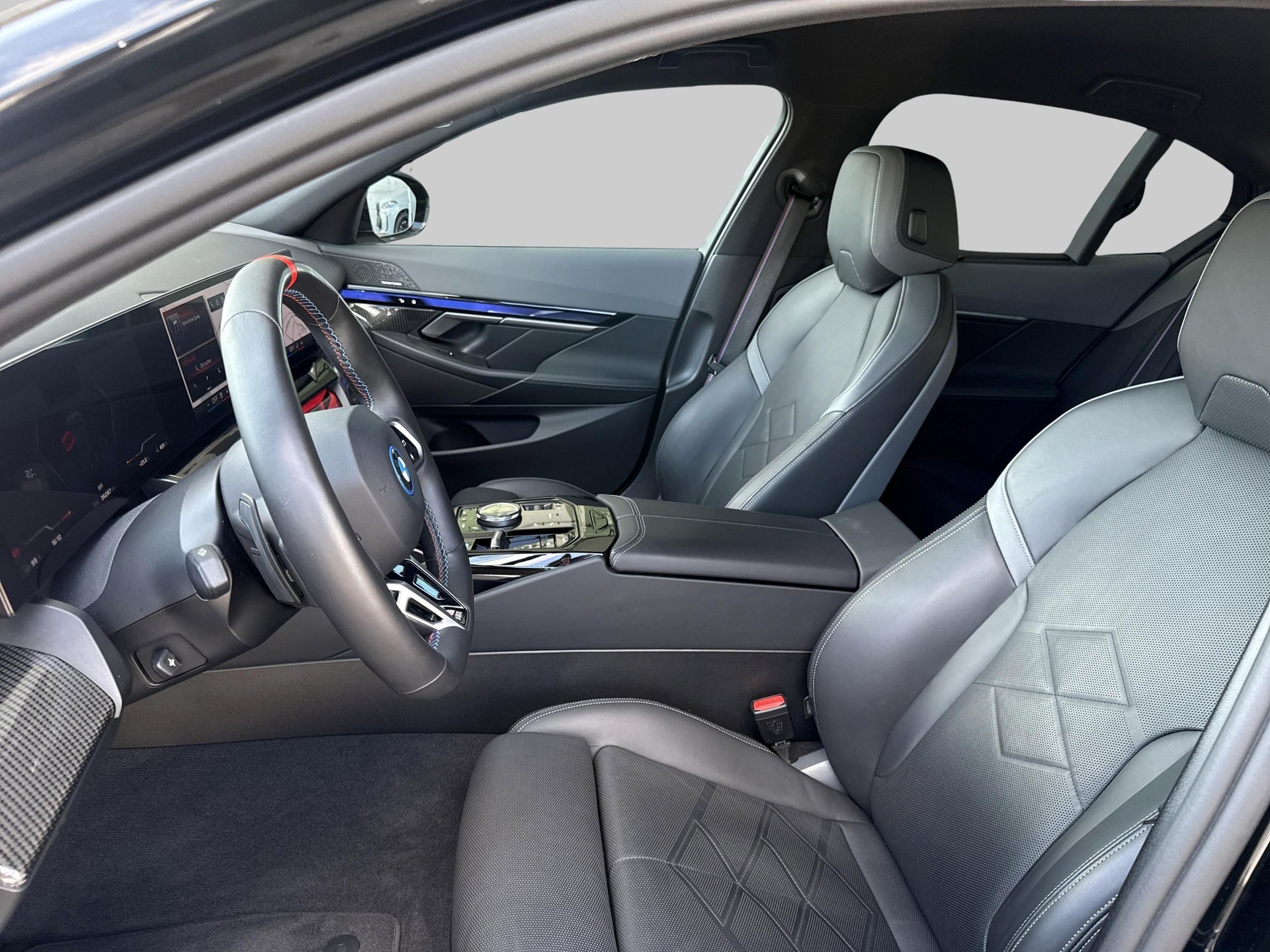 BMW i5 M60 xDrive M Sport Pro-image-7