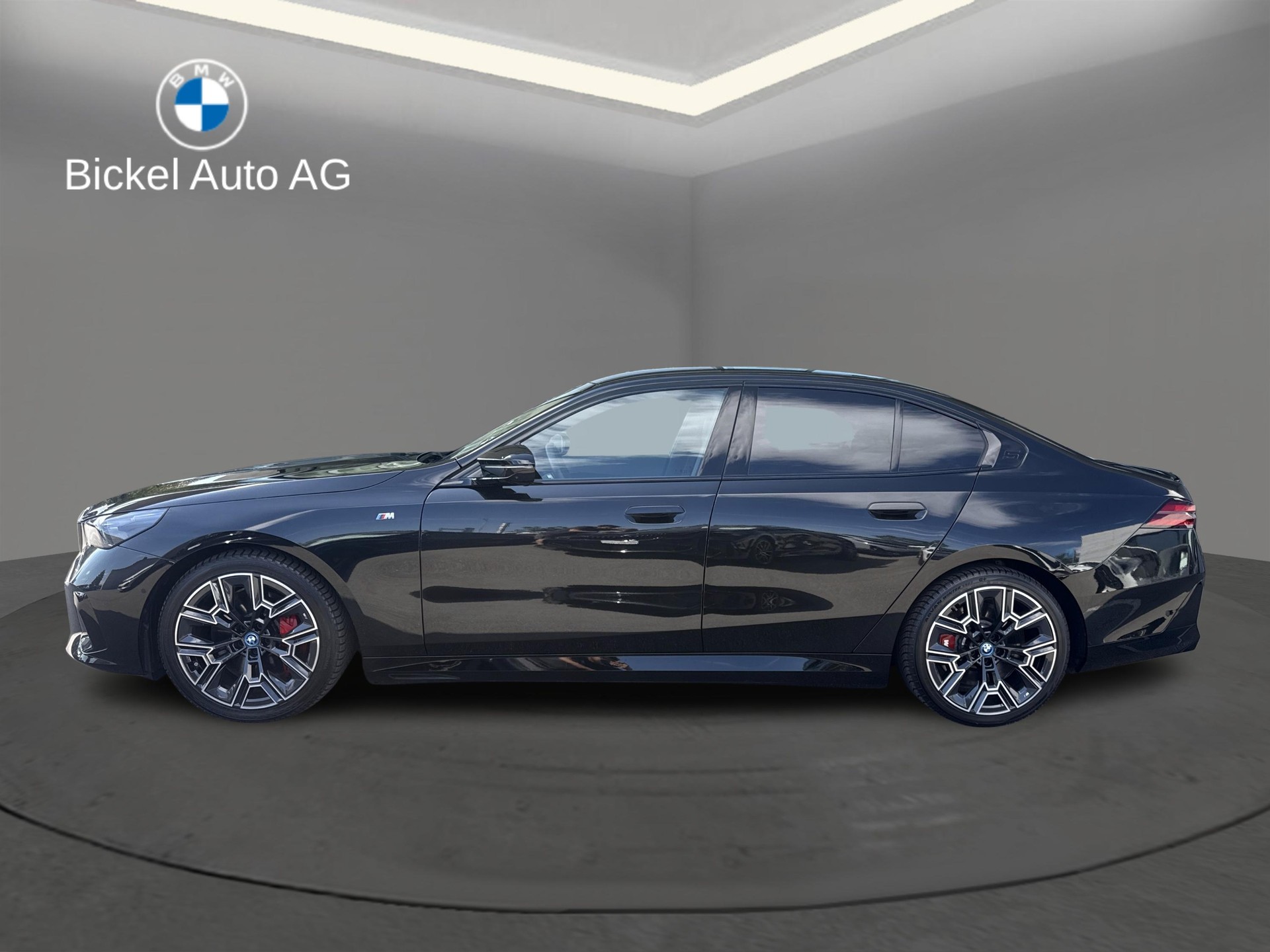 BMW i5 M60 xDrive M Sport Pro-image-3