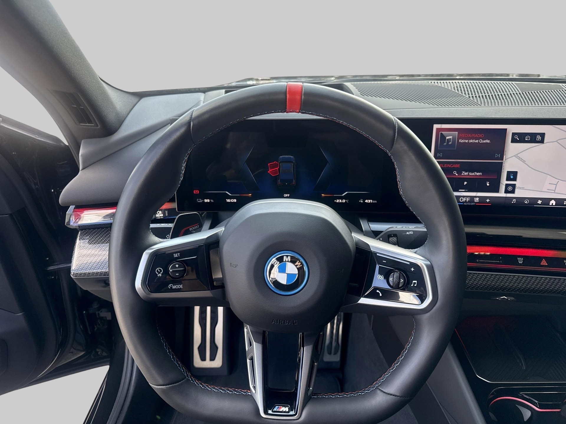 BMW i5 M60 xDrive M Sport Pro-image-14