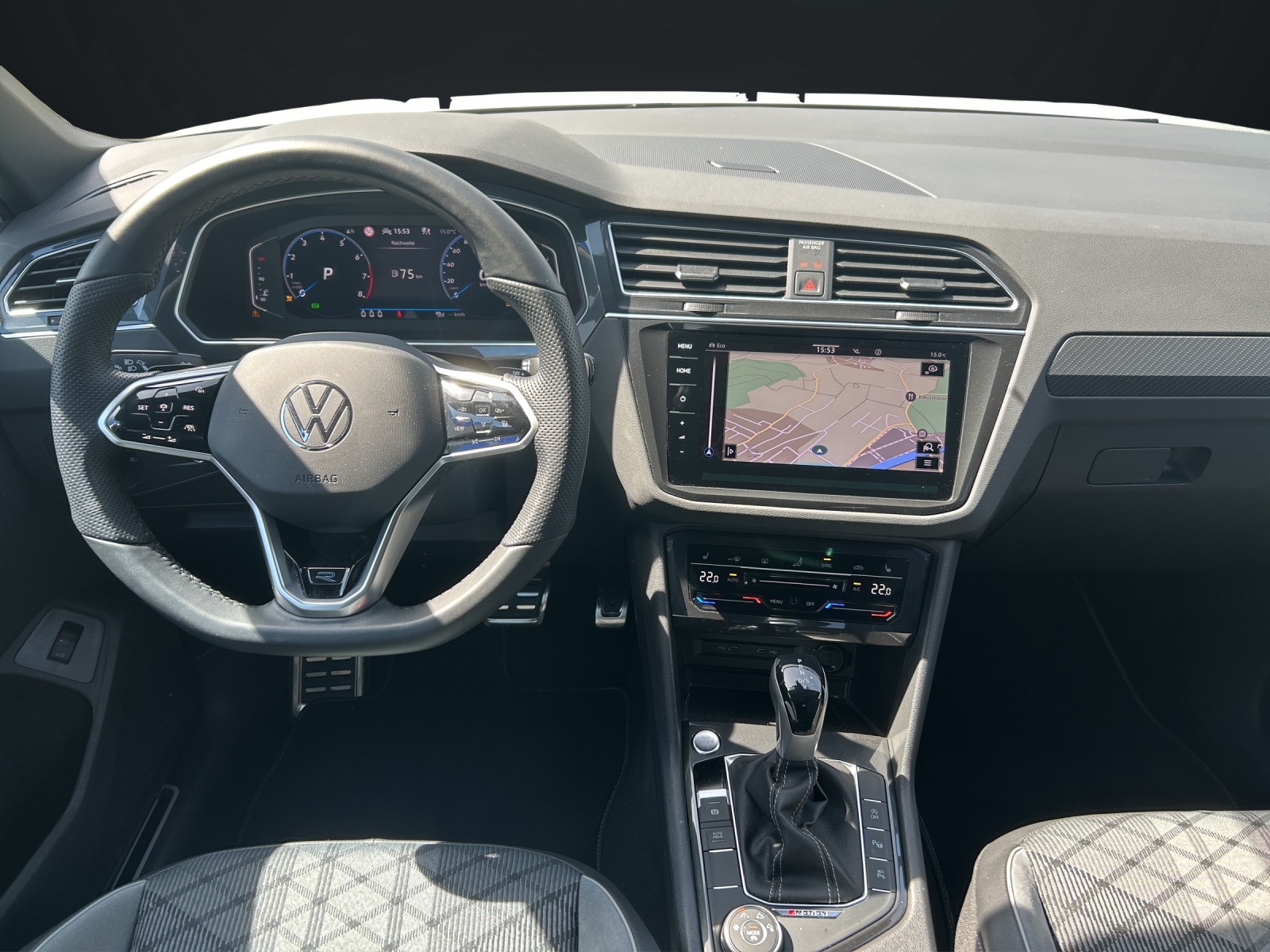 VW Tiguan 2.0TSI R-Line 4Motion DSG-image-12