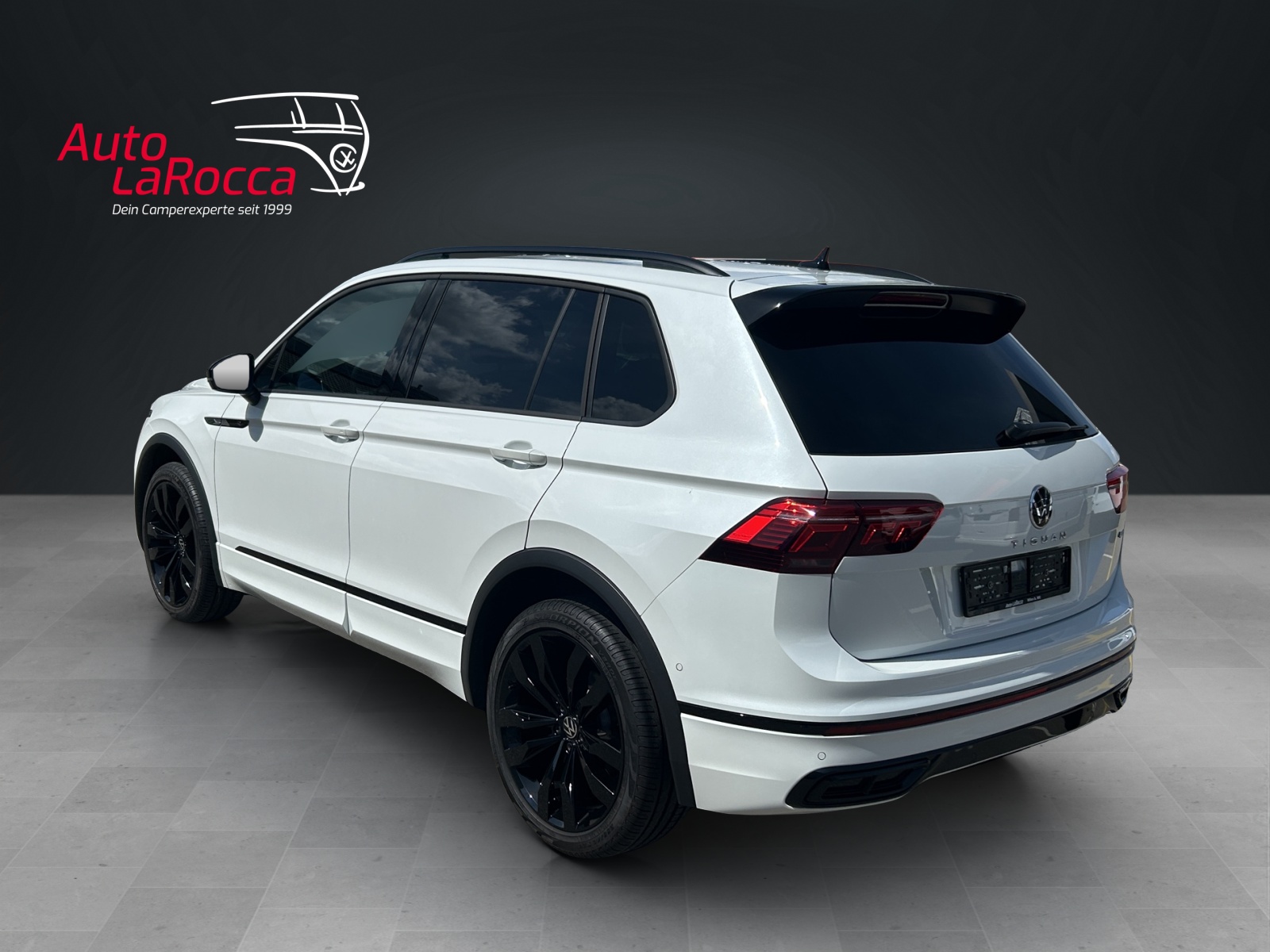 VW Tiguan 2.0TSI R-Line 4Motion DSG-image-2