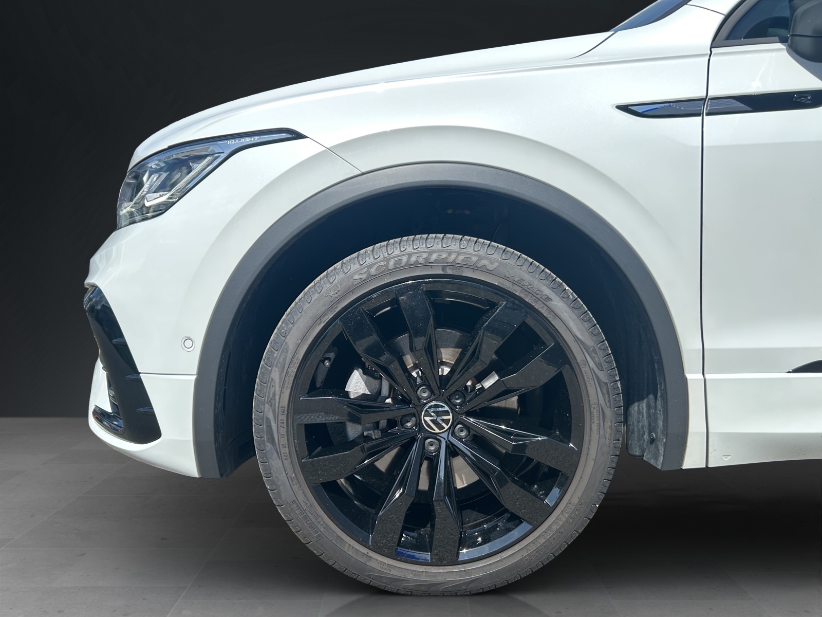 VW Tiguan 2.0TSI R-Line 4Motion DSG-image-8