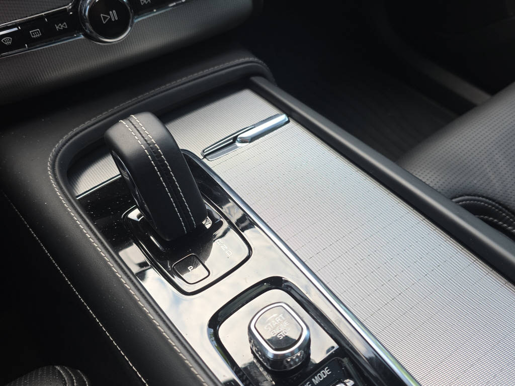 VOLVO XC90 2.0 T8 TE R-Design 7P. eAWD-image-18