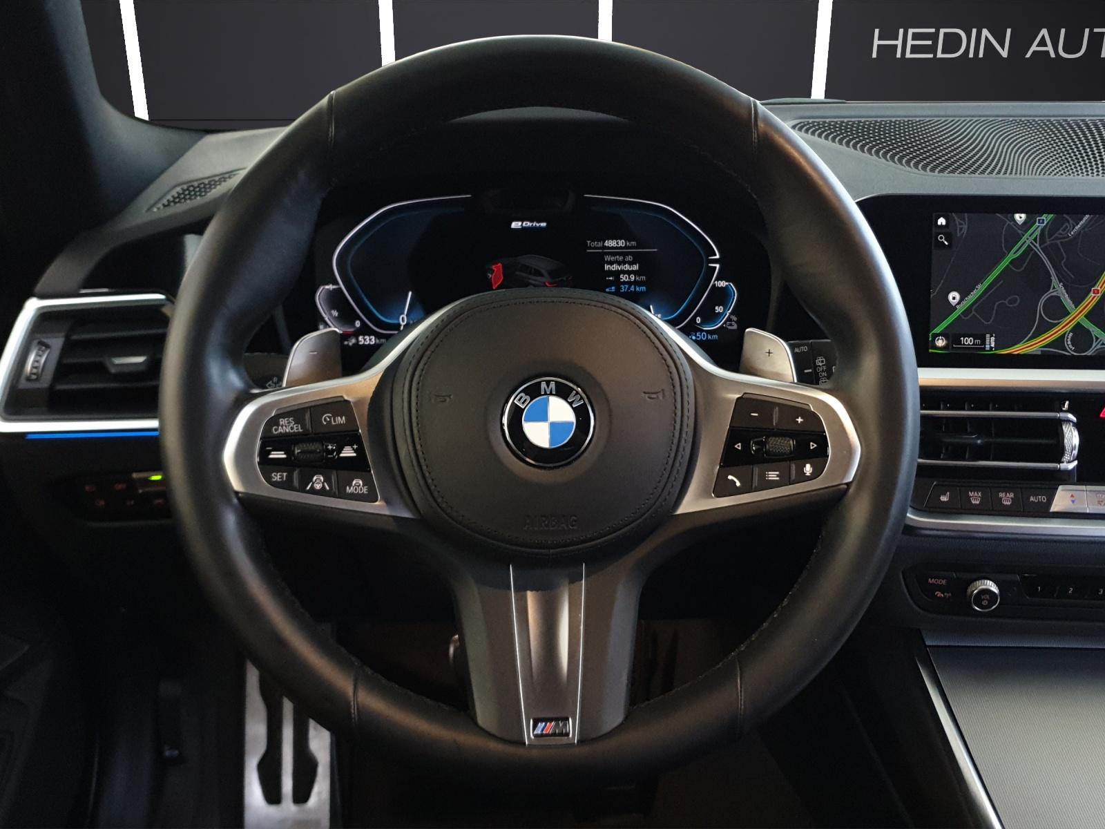 BMW 330e xDrive Touring-image-18