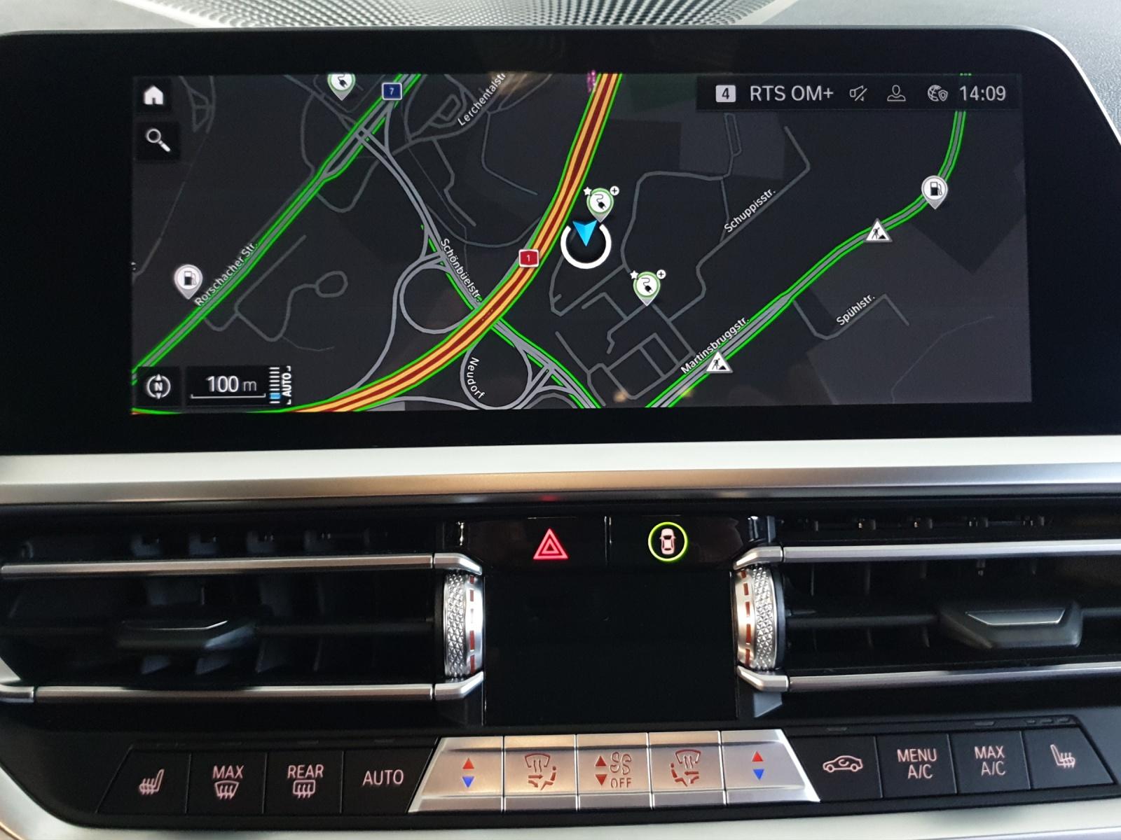BMW 330e xDrive Touring-image-21