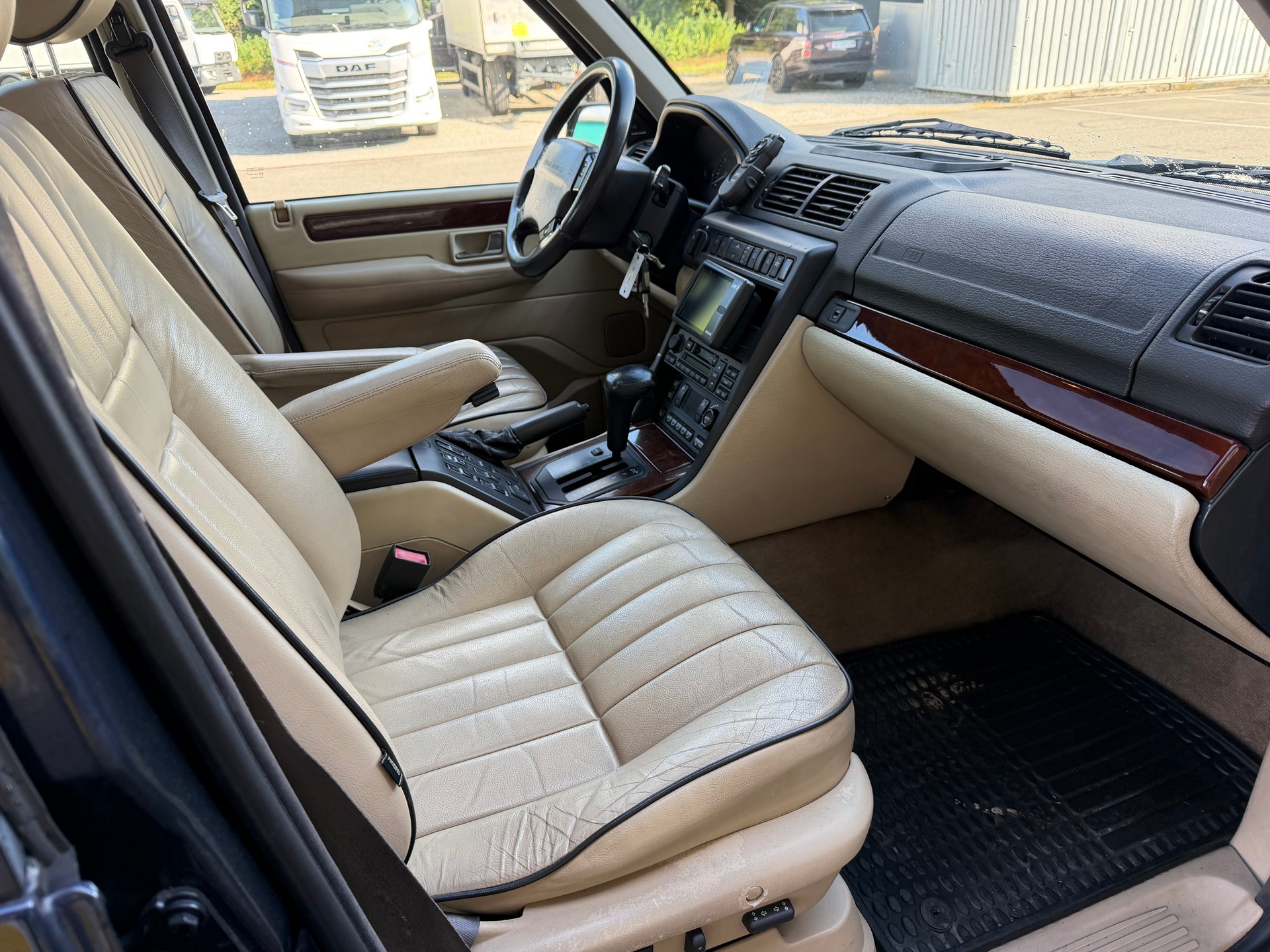 LAND ROVER Range Rover 4.6 HSE-image-12