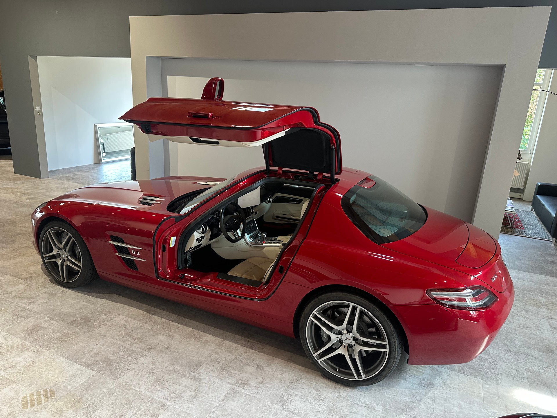 MERCEDES-BENZ SLS 63 AMG Speedshift / Originalzustand-image-4