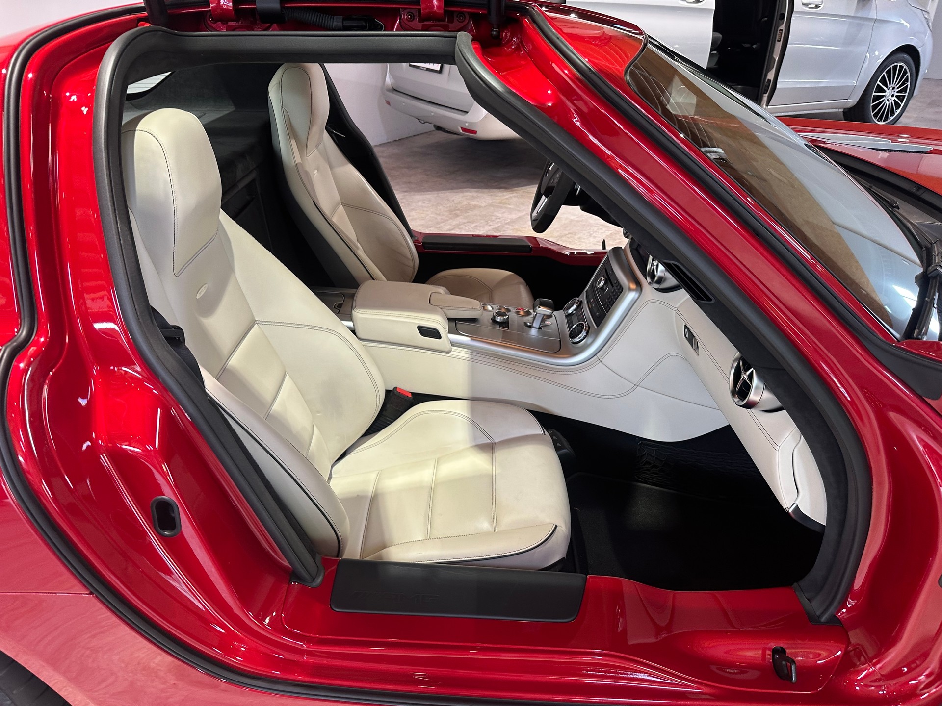 MERCEDES-BENZ SLS 63 AMG Speedshift / Originalzustand-image-23