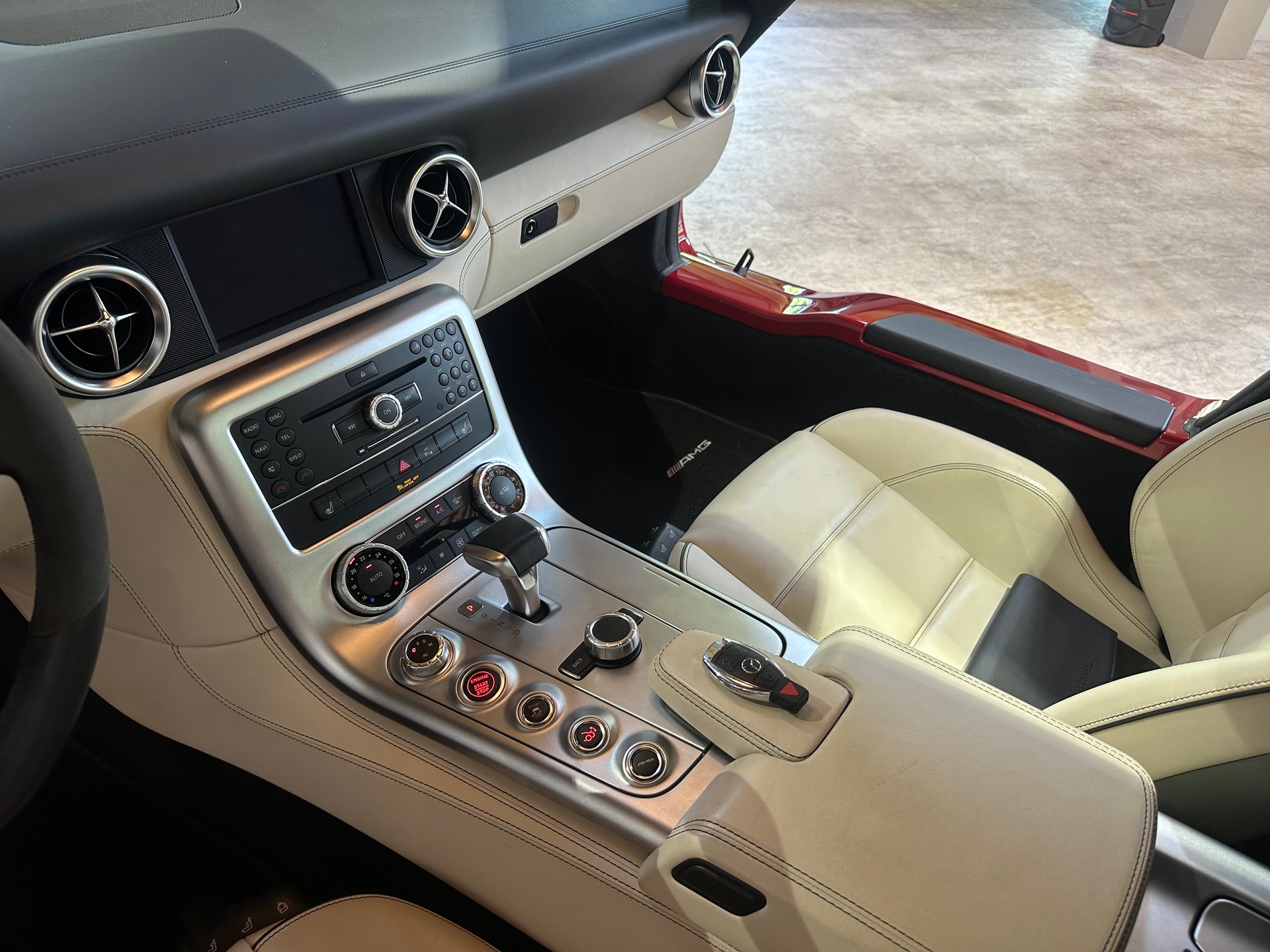 MERCEDES-BENZ SLS 63 AMG Speedshift / Originalzustand-image-19
