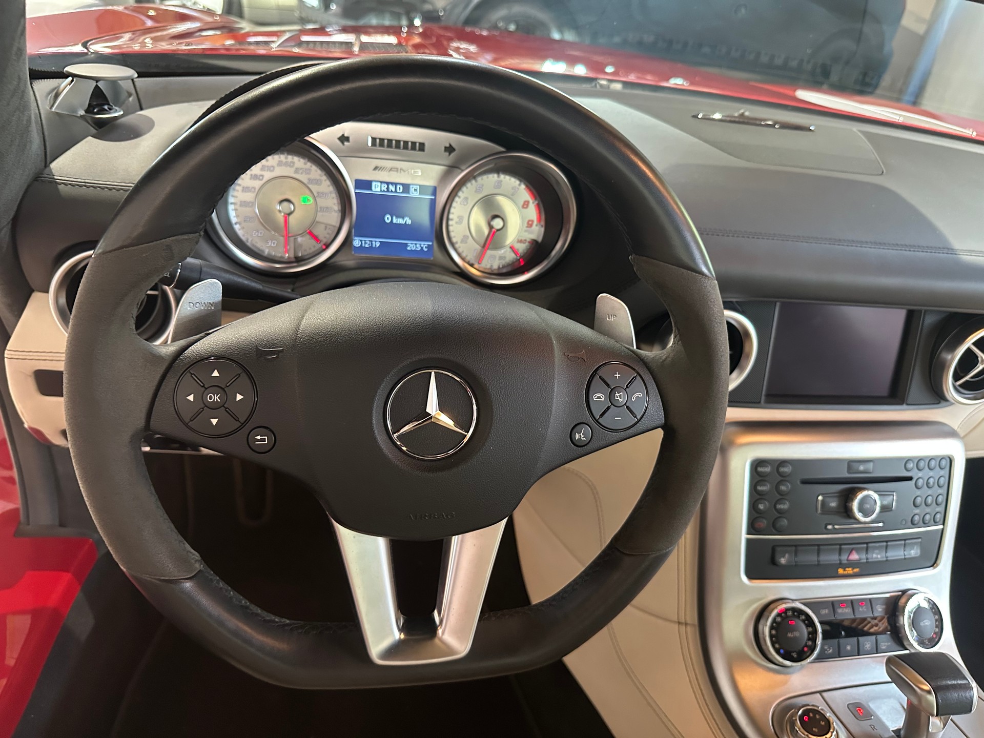 MERCEDES-BENZ SLS 63 AMG Speedshift / Originalzustand-image-20