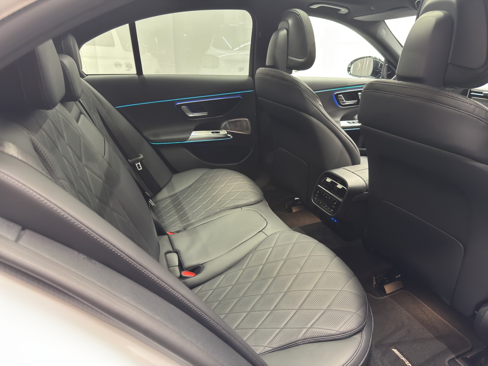 MERCEDES-BENZ E 450 d AMG Line 4Matic-image-9