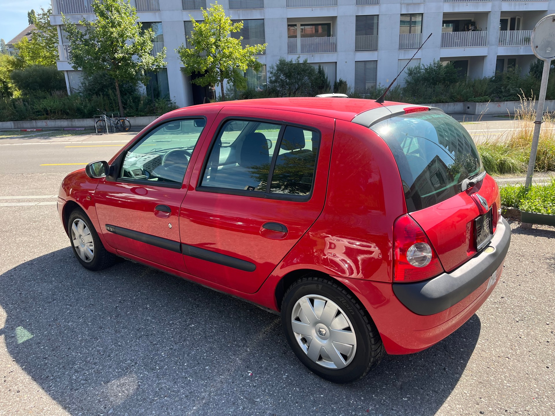 RENAULT Clio 1.2 Authentique Pack-image-2