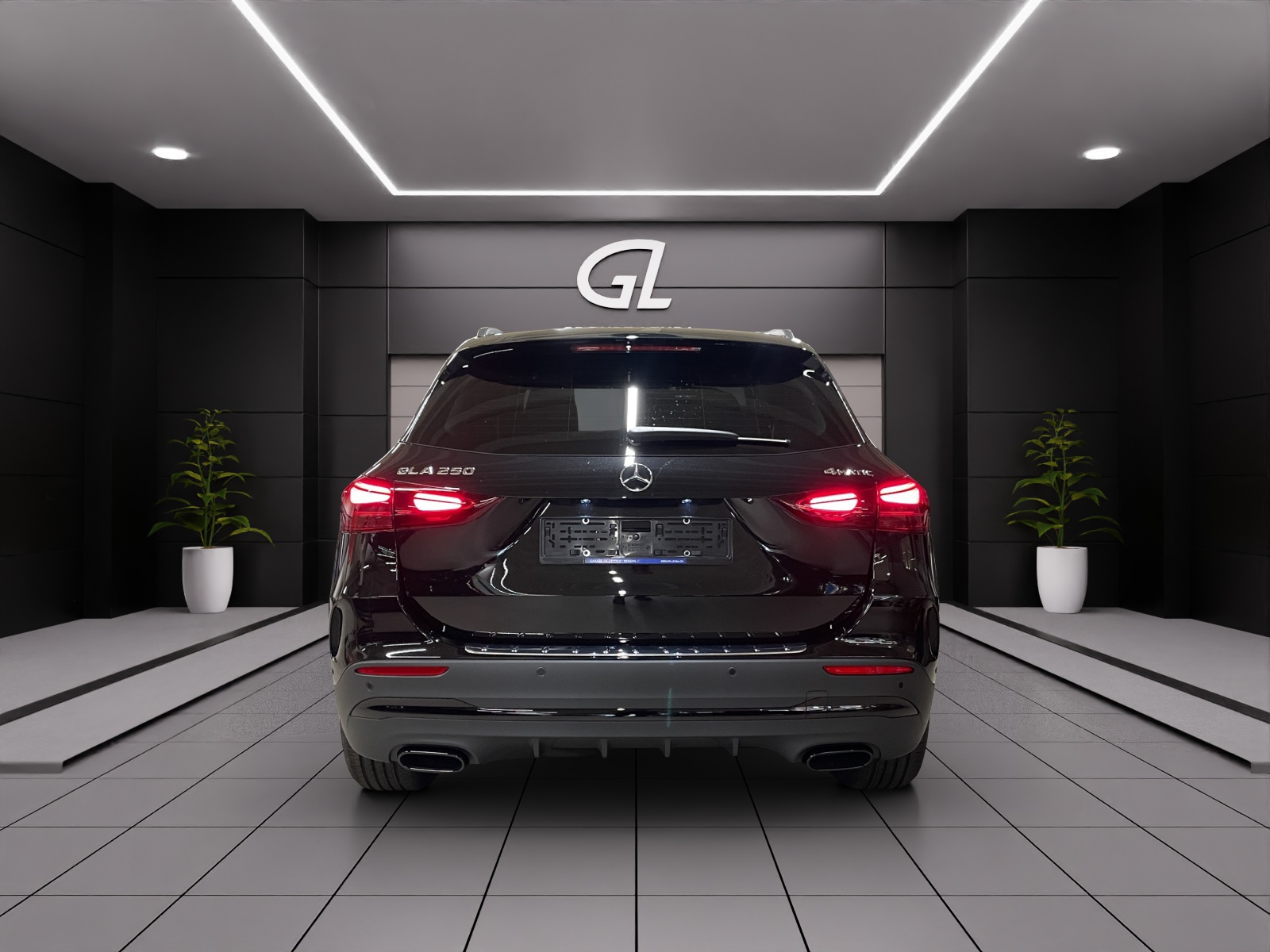 MERCEDES-BENZ GLA 250 4Matic 8G-DCT Swiss Star-image-4