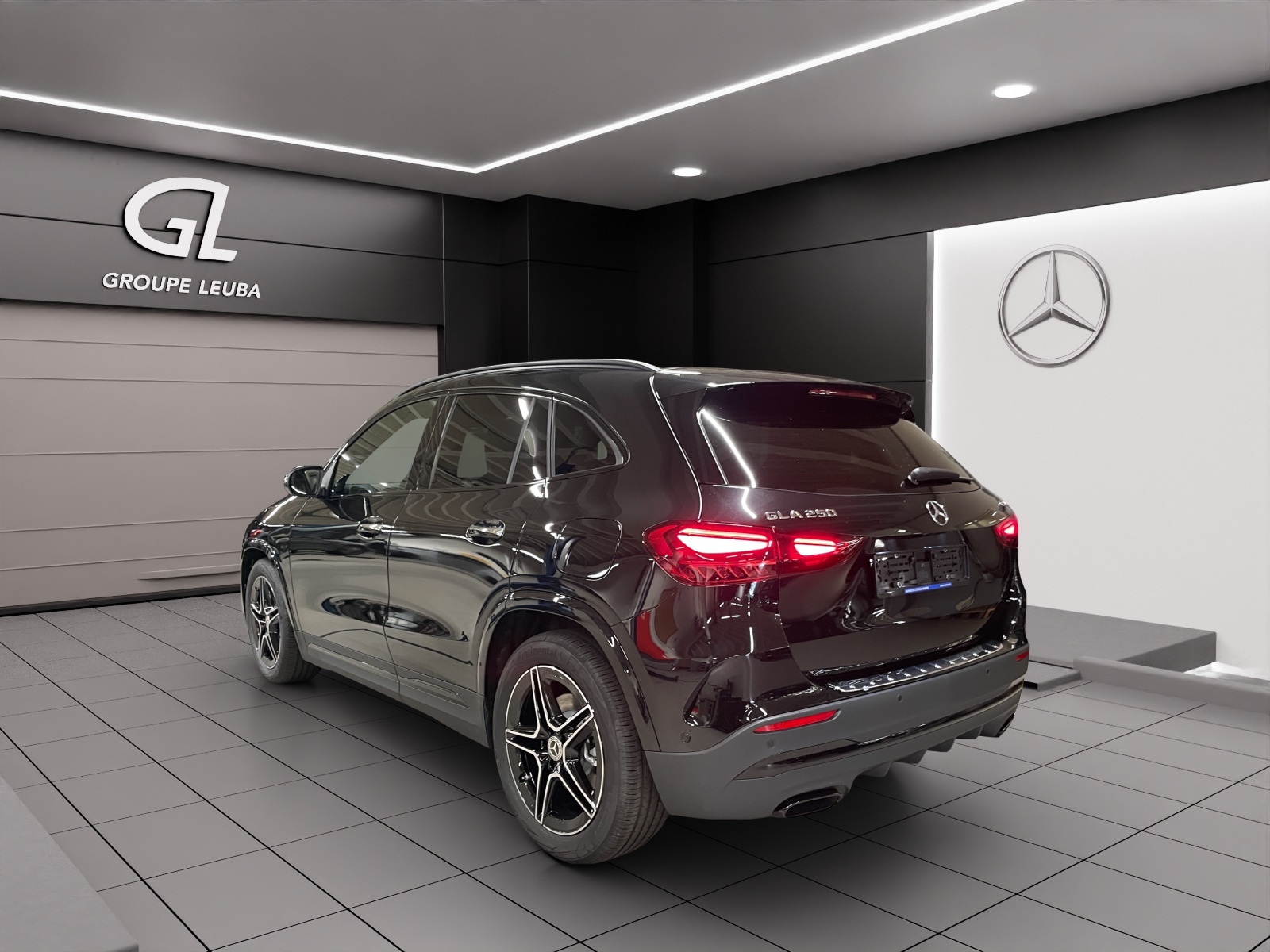 MERCEDES-BENZ GLA 250 4Matic 8G-DCT Swiss Star-image-3