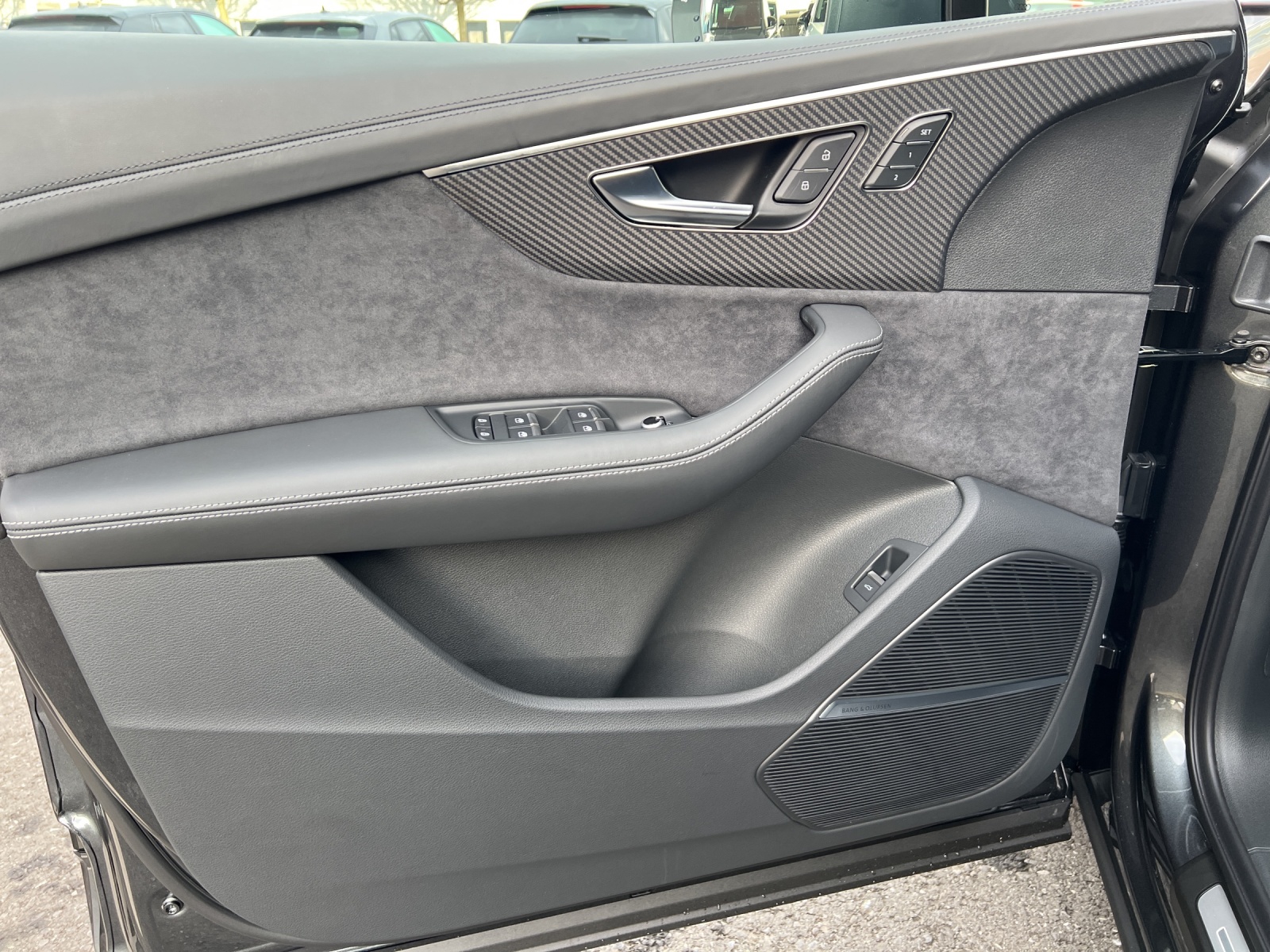 AUDI Q7-image-8