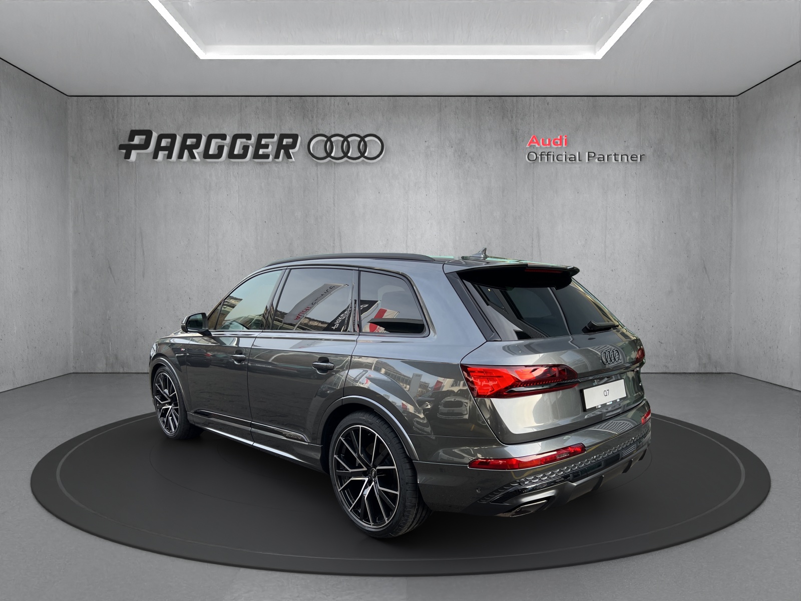 AUDI Q7-image-4