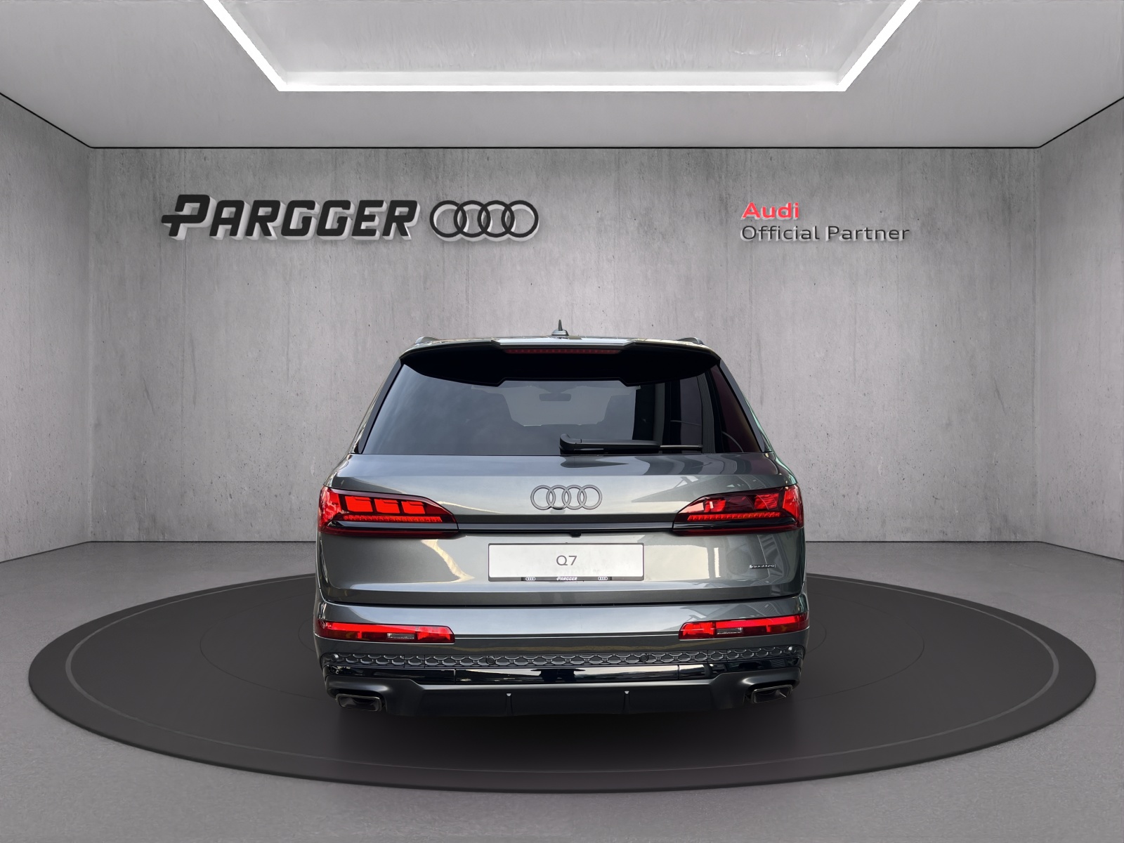 AUDI Competition-showroom-element-3
