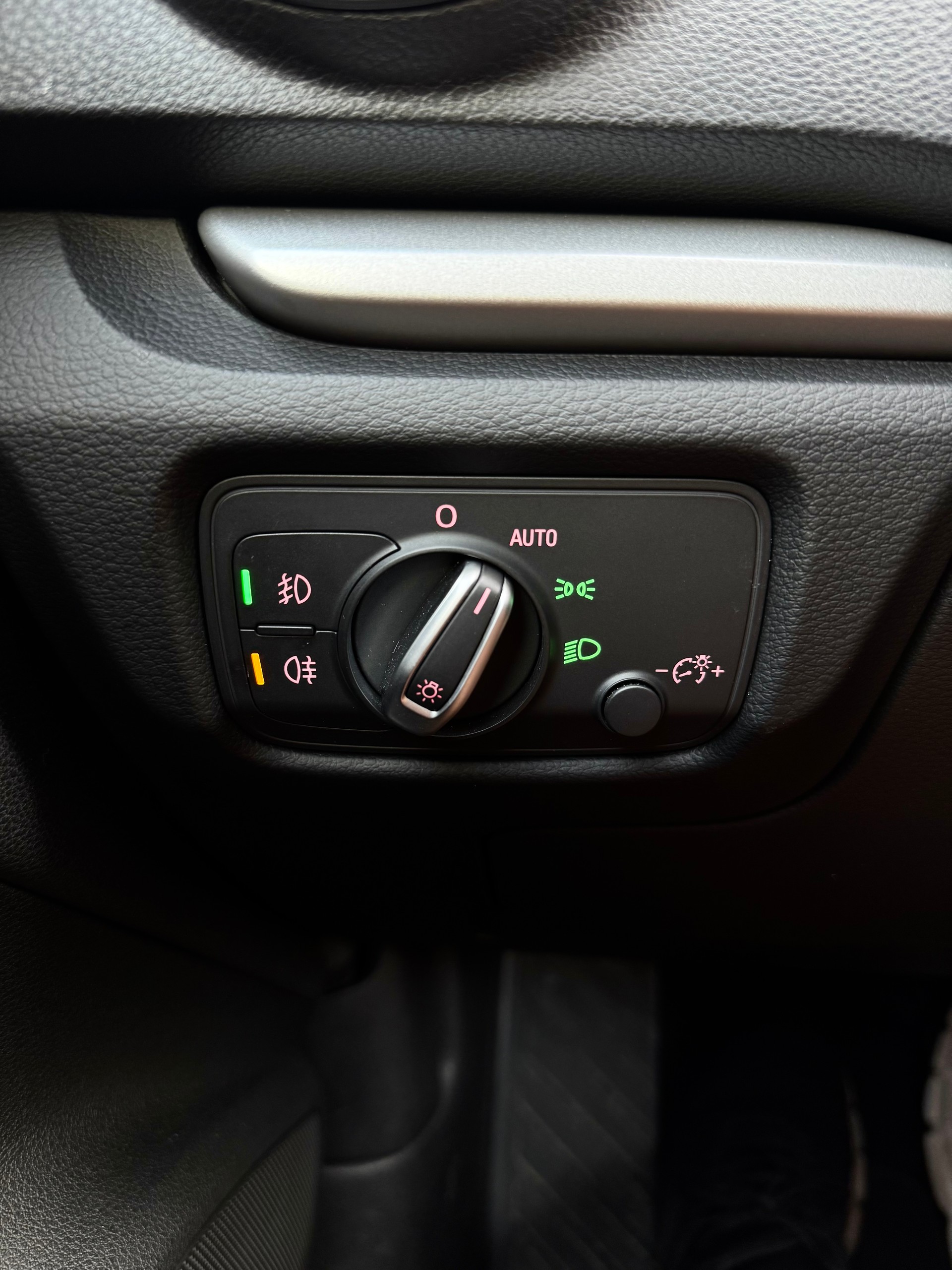 AUDI A3 1.8 TFSI Ambition quattro S-tronic / ab MFK bei Verkauf-image-19
