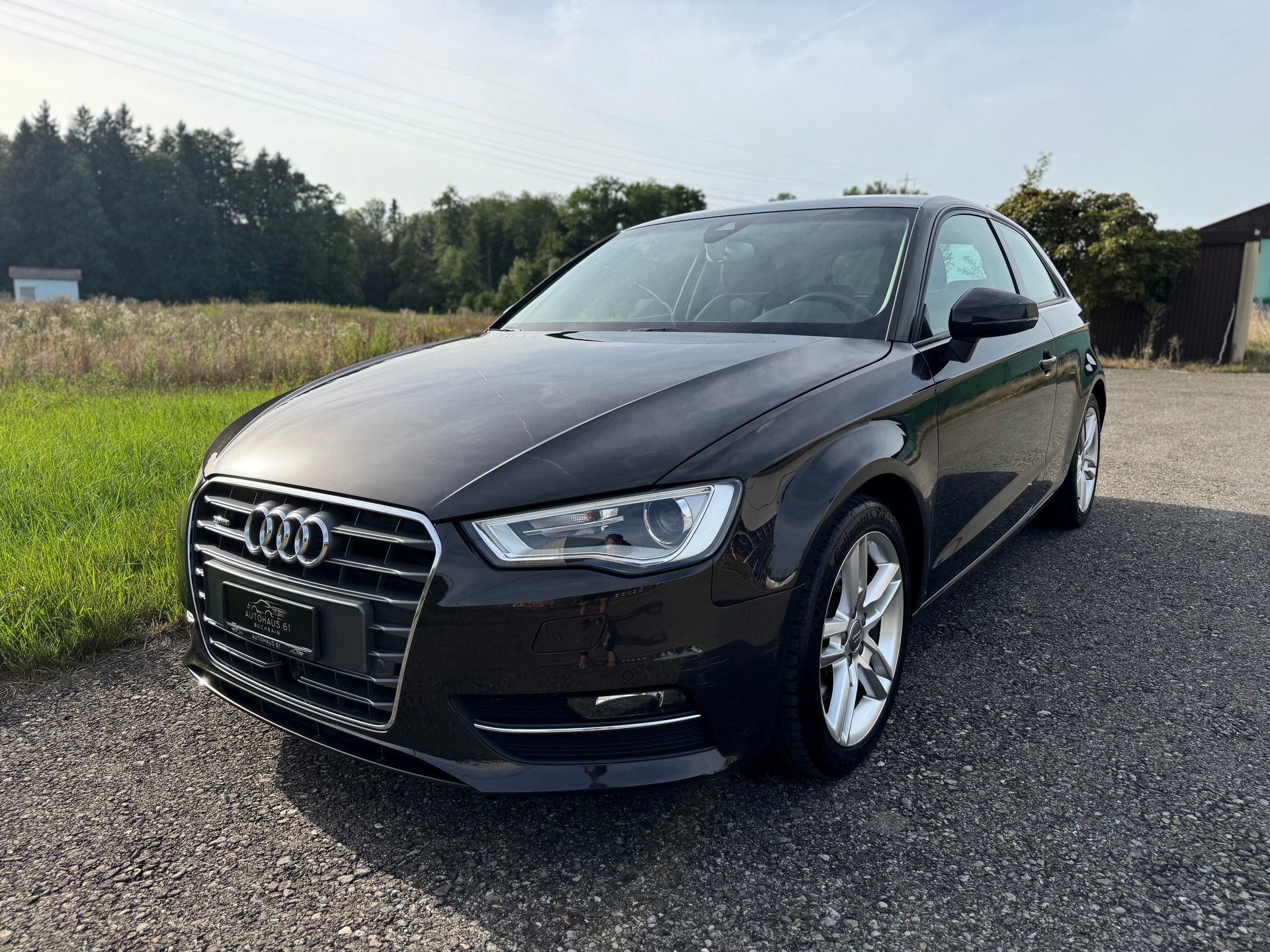 AUDI A3 1.8 TFSI Ambition quattro S-tronic / ab MFK bei Verkauf-showroom-element-2