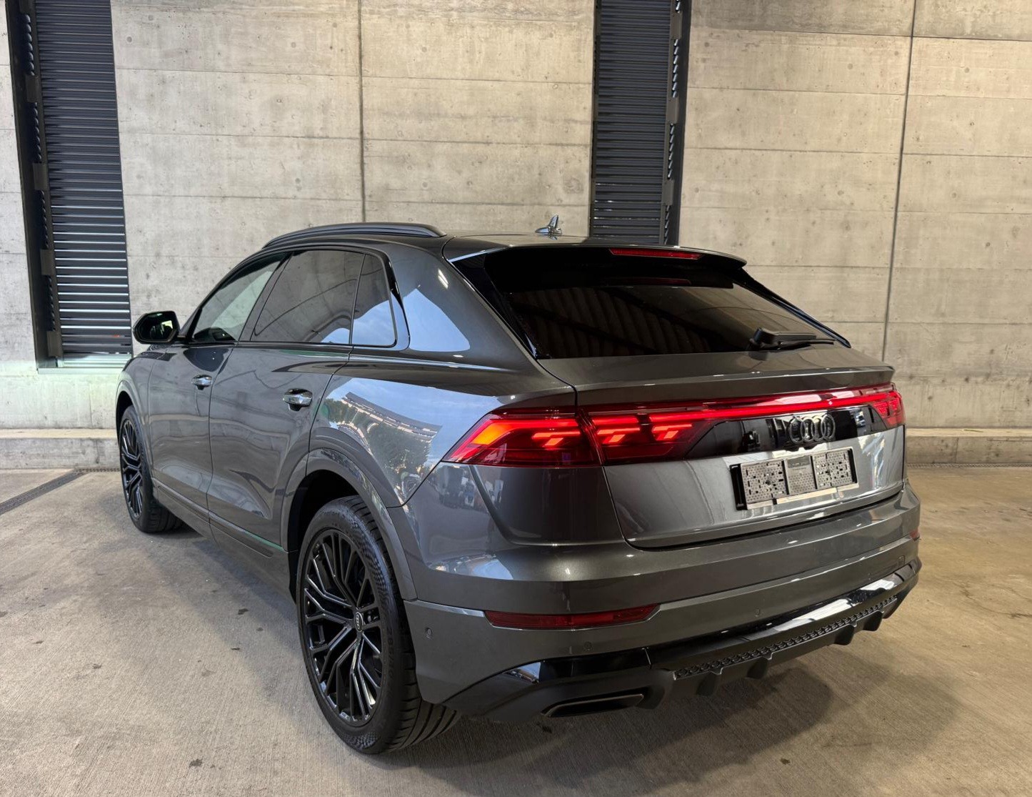 AUDI Q8 SUV 55 TFSI quattro tiptronic-image-6