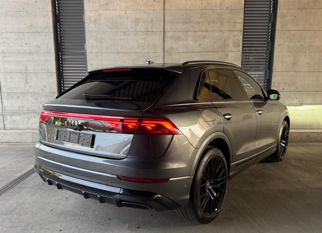 AUDI Q8 SUV 55 TFSI quattro tiptronic-image-4