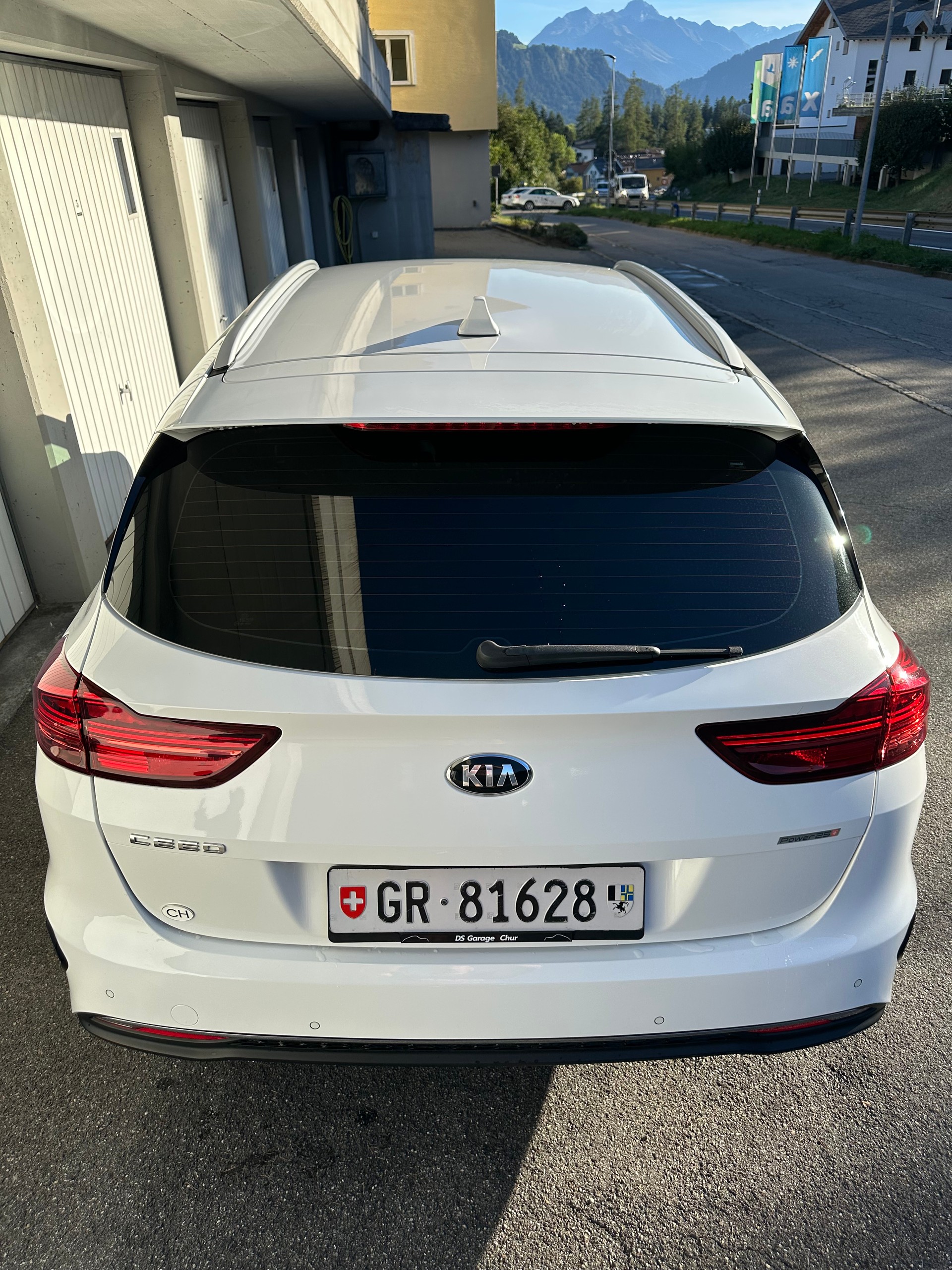 KIA Ceed Sportswagon 1.4 T-GDi Trend DCT-image-2