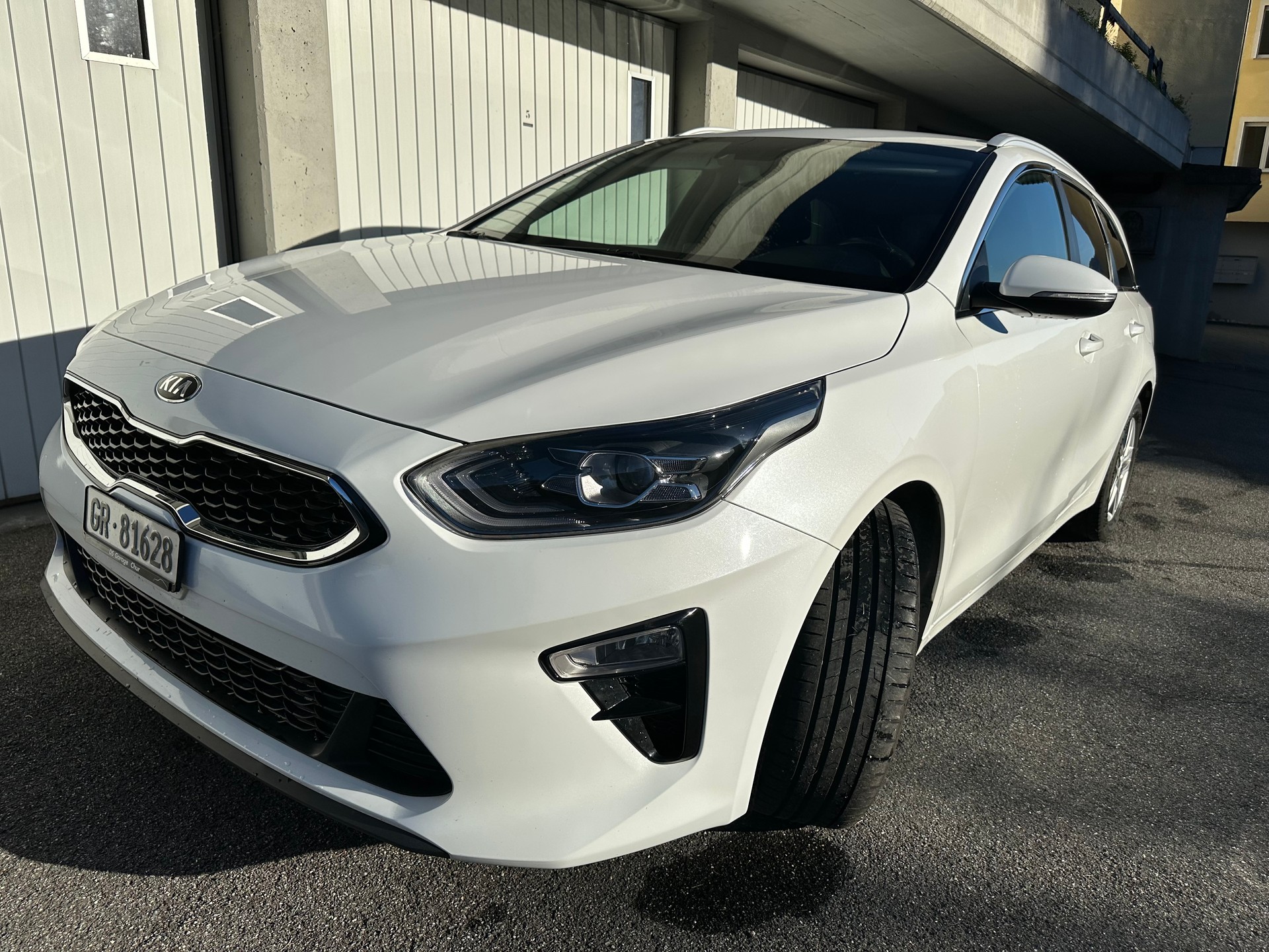 KIA Ceed Sportswagon 1.4 T-GDi Trend DCT-image-5