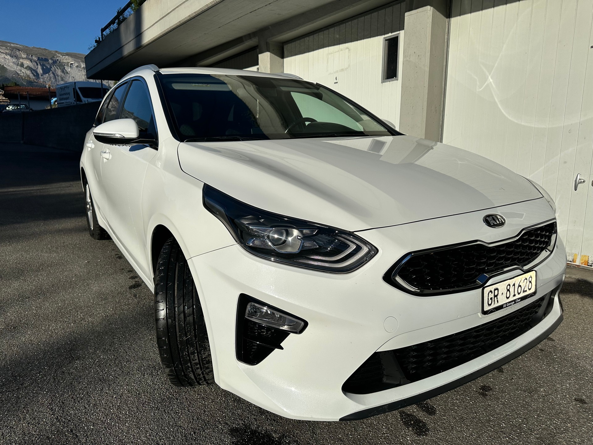 KIA Ceed Sportswagon 1.4 T-GDi Trend DCT-image-0