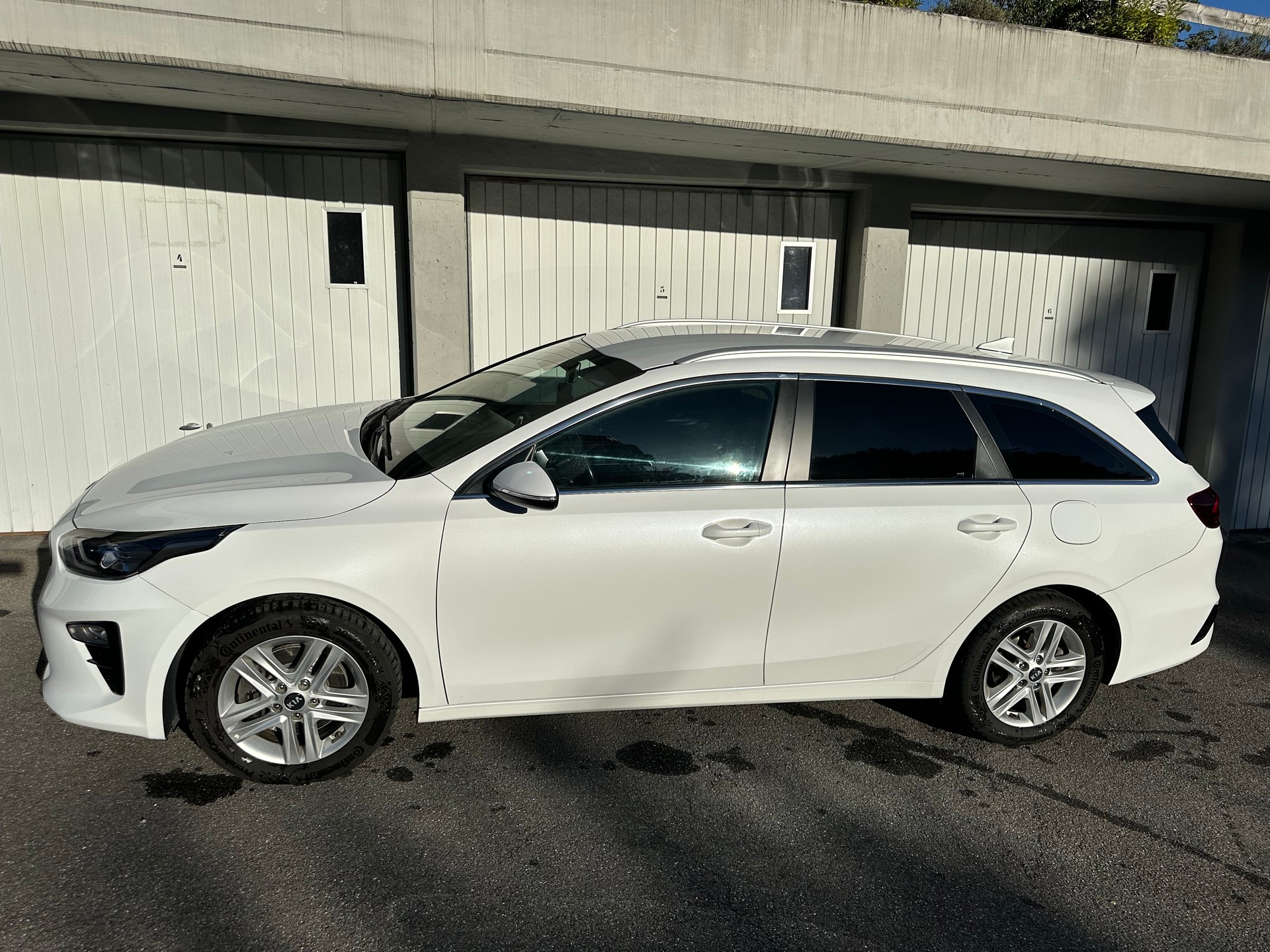 KIA Ceed Sportswagon 1.4 T-GDi Trend DCT-image-6