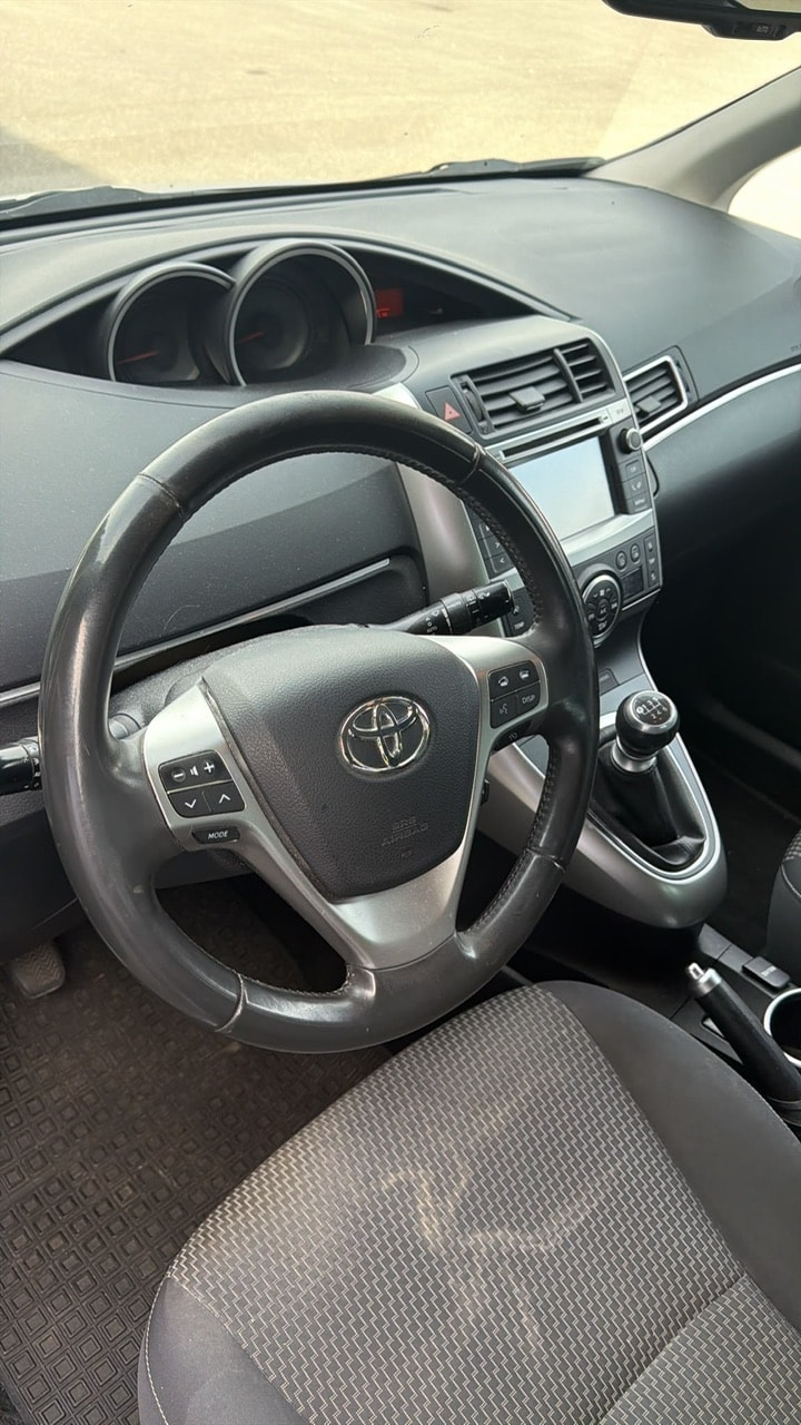 TOYOTA Verso 1.6 D-4D Swiss Trend-image-7