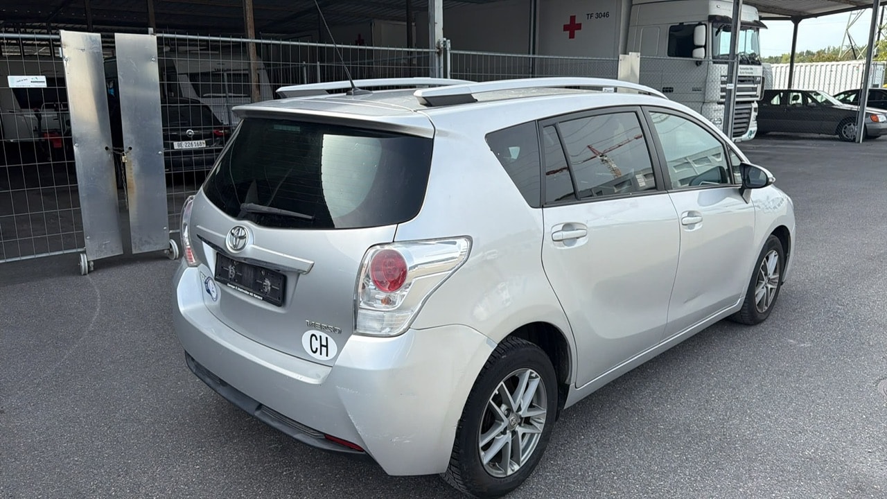 TOYOTA Verso 1.6 D-4D Swiss Trend-image-5