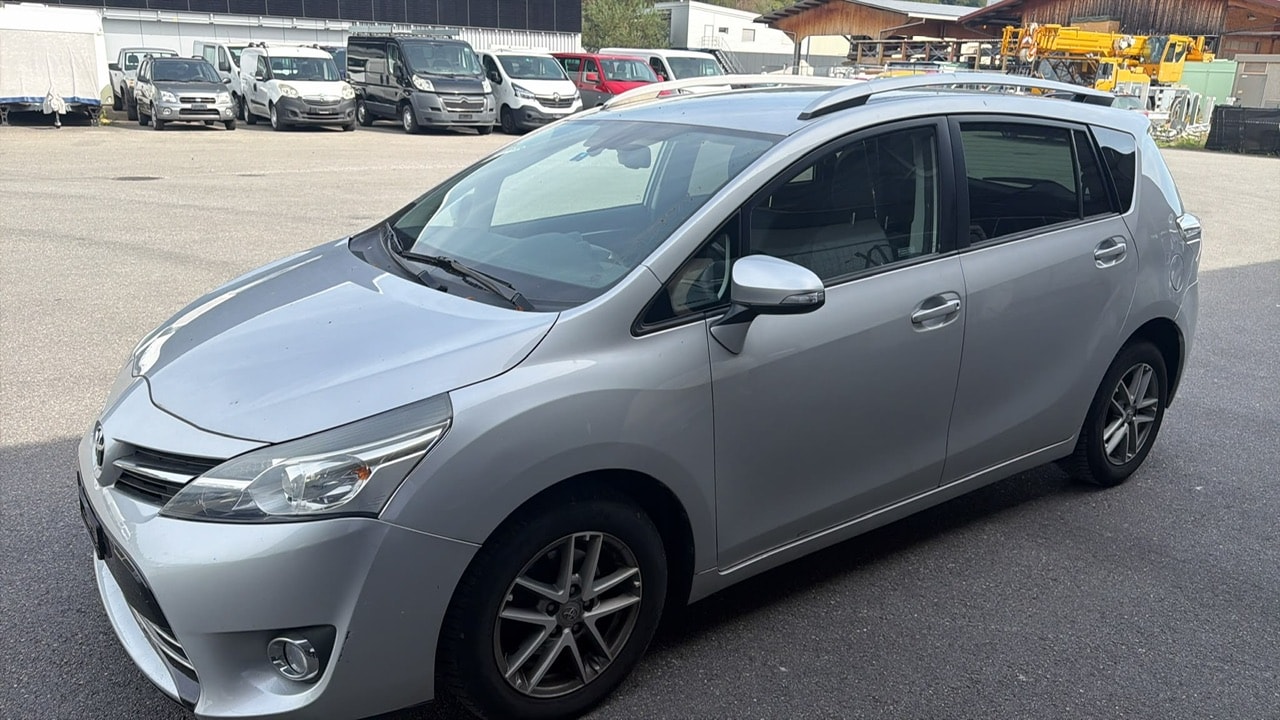 TOYOTA Verso 1.6 D-4D Swiss Trend-image-2