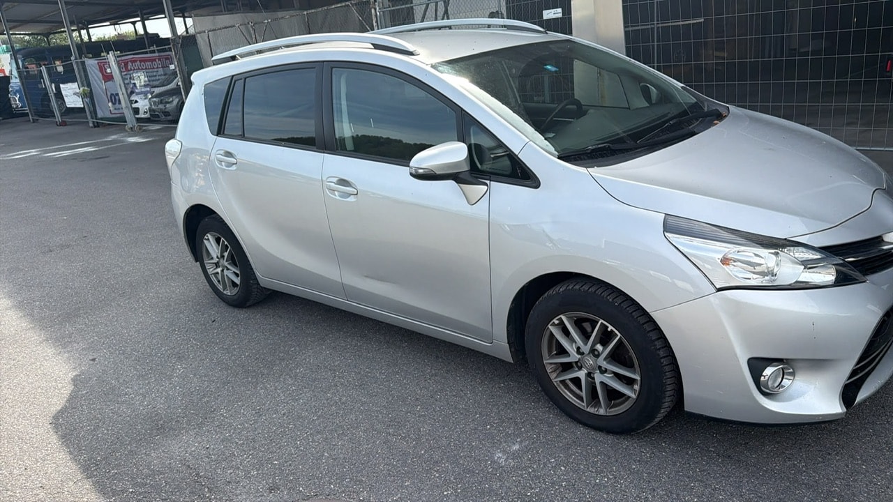 TOYOTA Verso 1.6 D-4D Swiss Trend-image-1