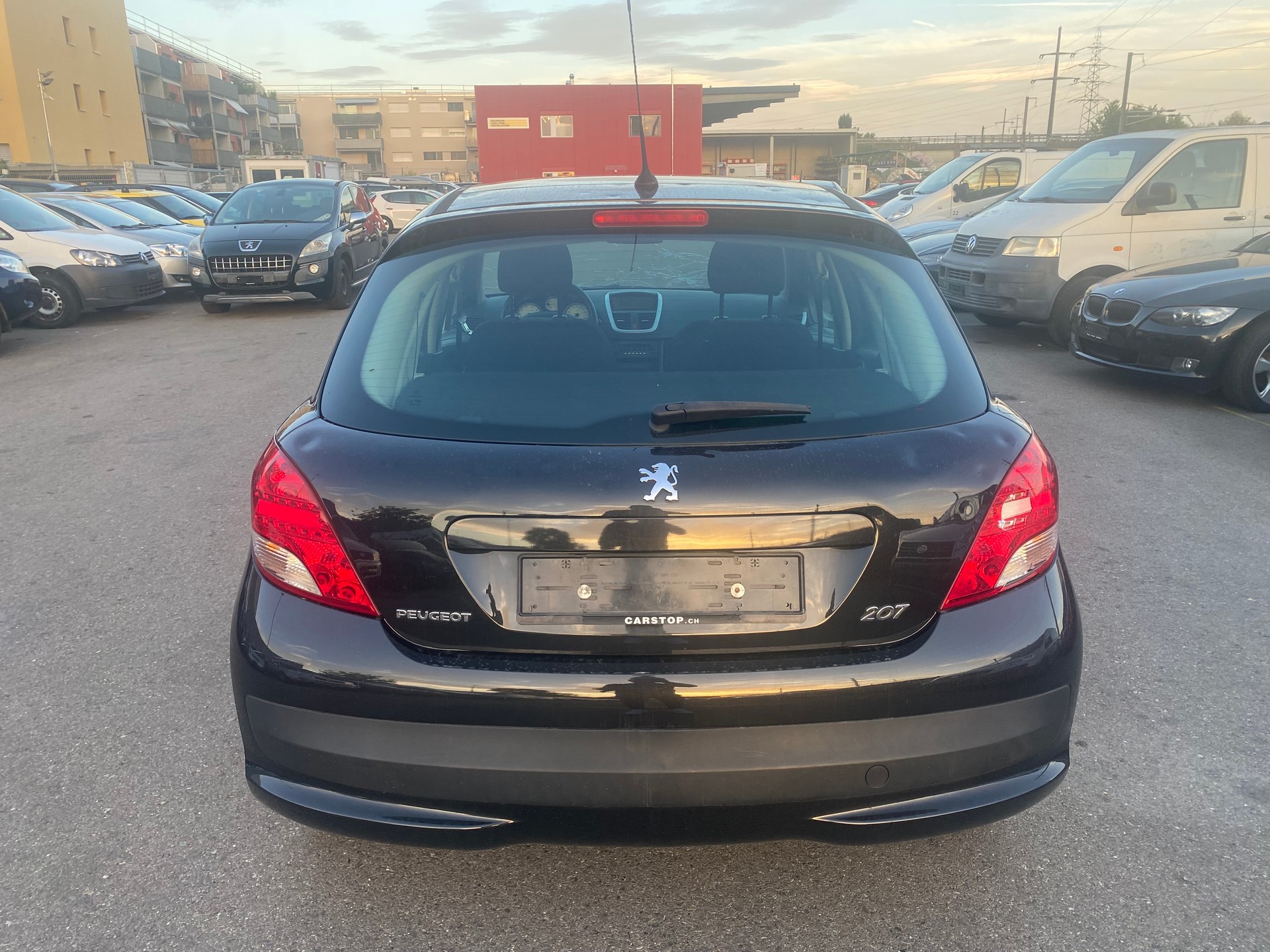 PEUGEOT 207 1.4 16V Millesim 200-image-7