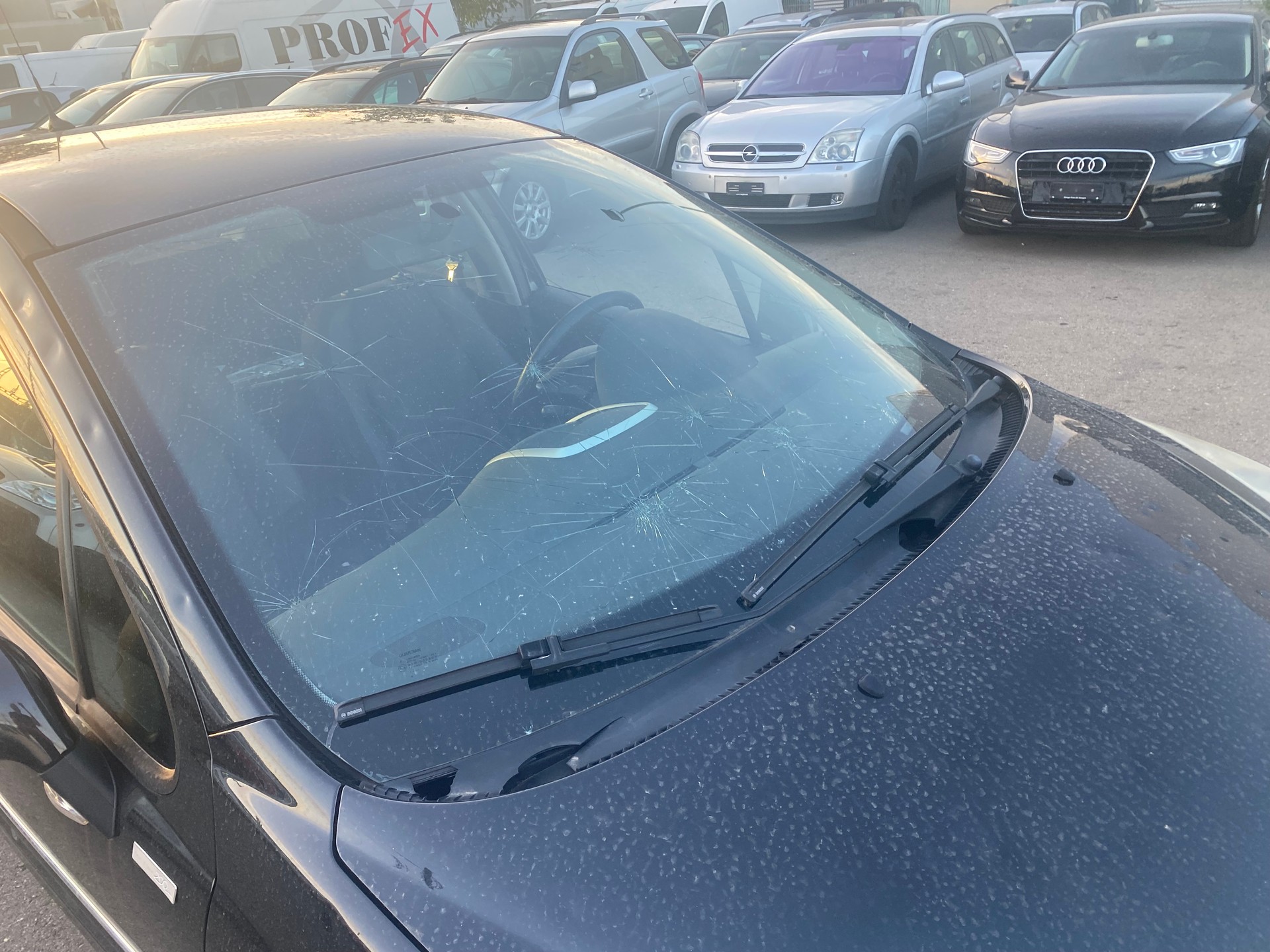 PEUGEOT 207 1.4 16V Millesim 200-image-11