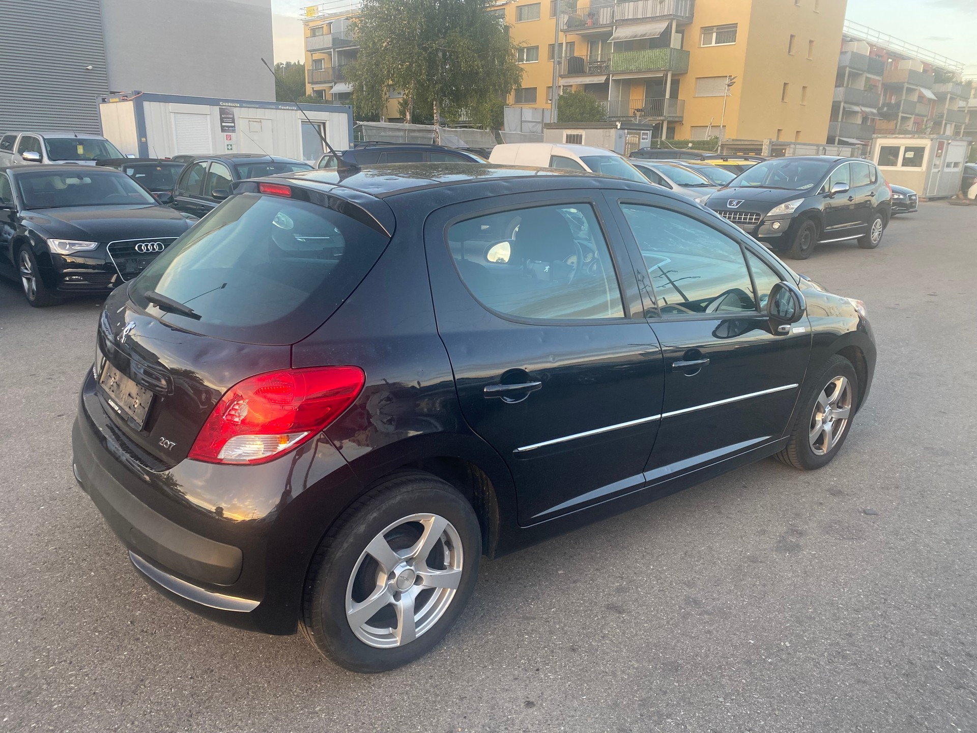 PEUGEOT 207 1.4 16V Millesim 200-image-3