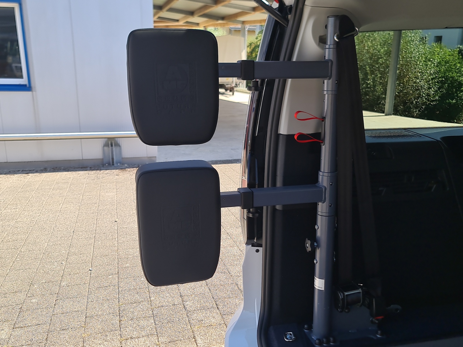 VW Caddy Maxi 1.5 TSI Style DSG ** Rollstuhlumbau **-image-18