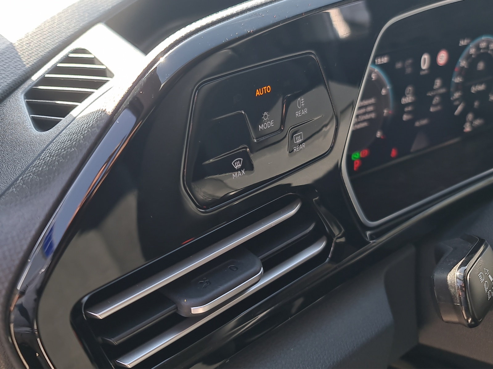 VW Caddy Maxi 1.5 TSI Style DSG ** Rollstuhlumbau **-image-17