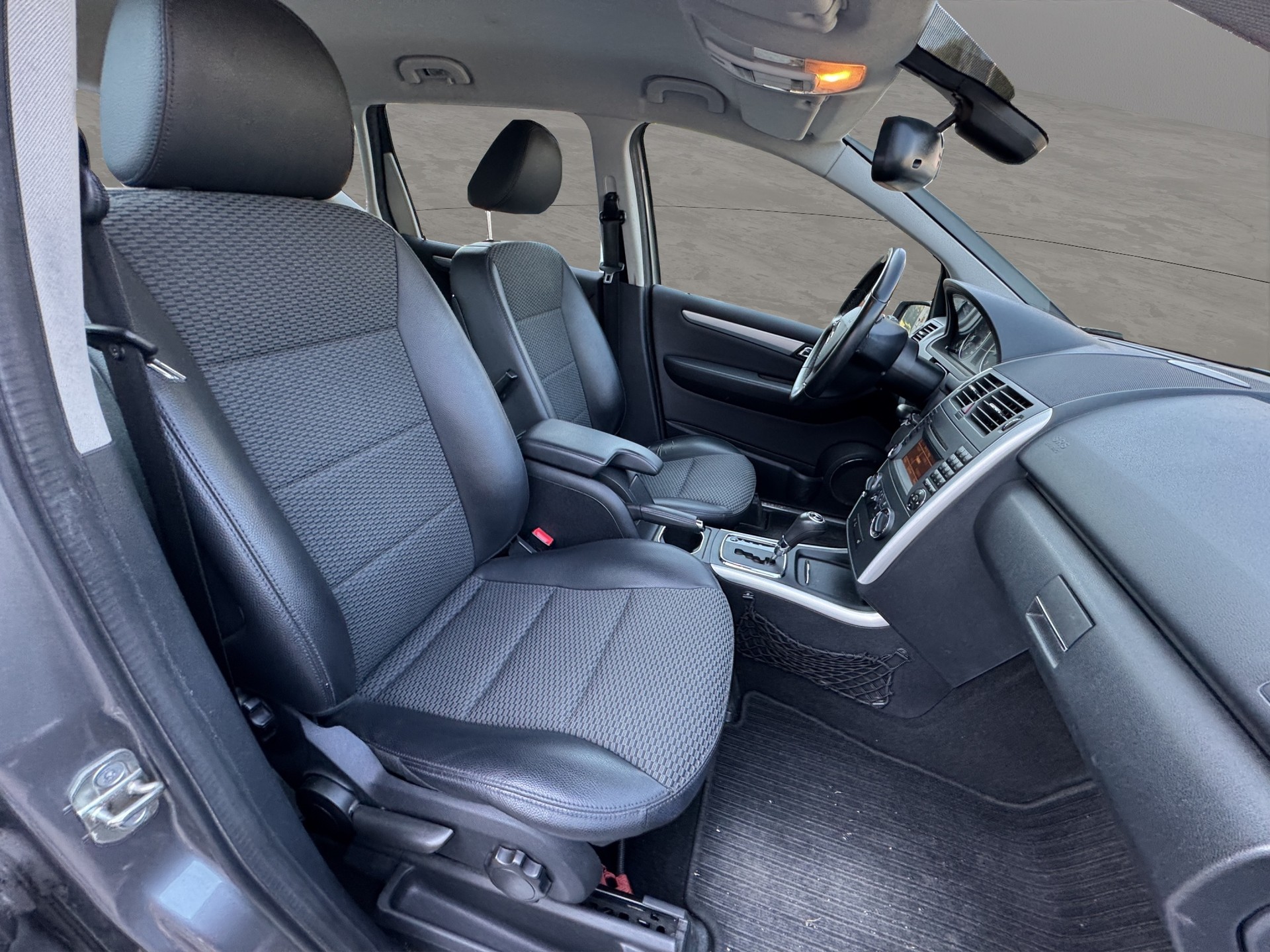 MERCEDES-BENZ A 180 CDI Classic Autotronic-image-13