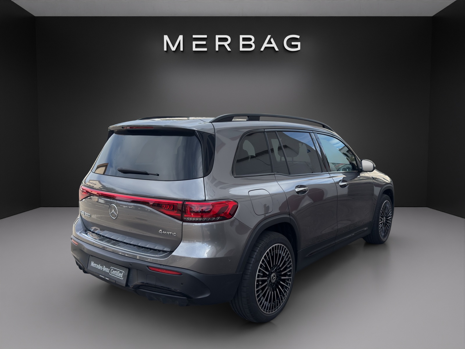 MERCEDES-BENZ EQB 300 AMG Line 4Matic-image-6