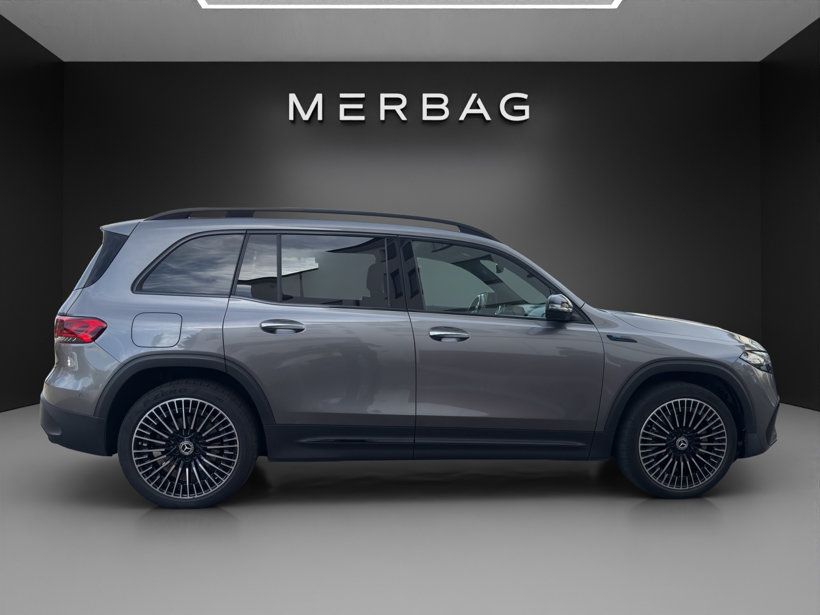 MERCEDES-BENZ EQB 300 AMG Line 4Matic-image-7