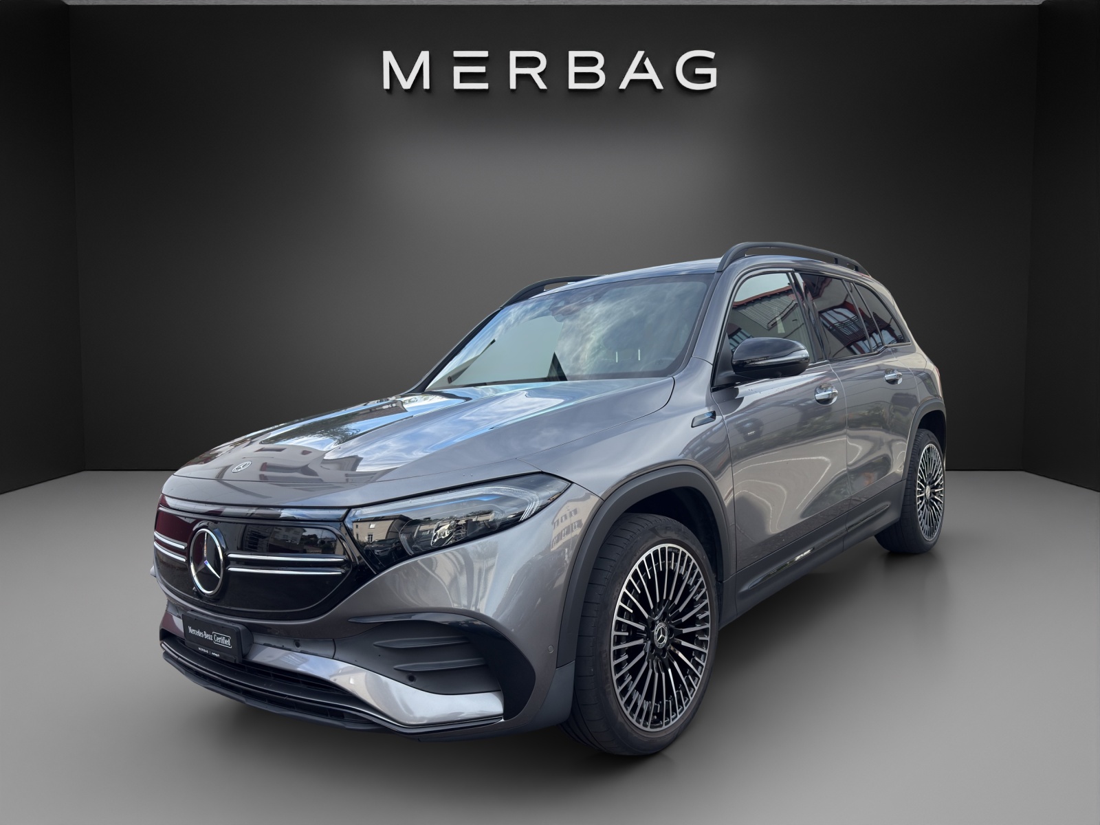 MERCEDES-BENZ EQB 300 AMG Line 4Matic-image-2